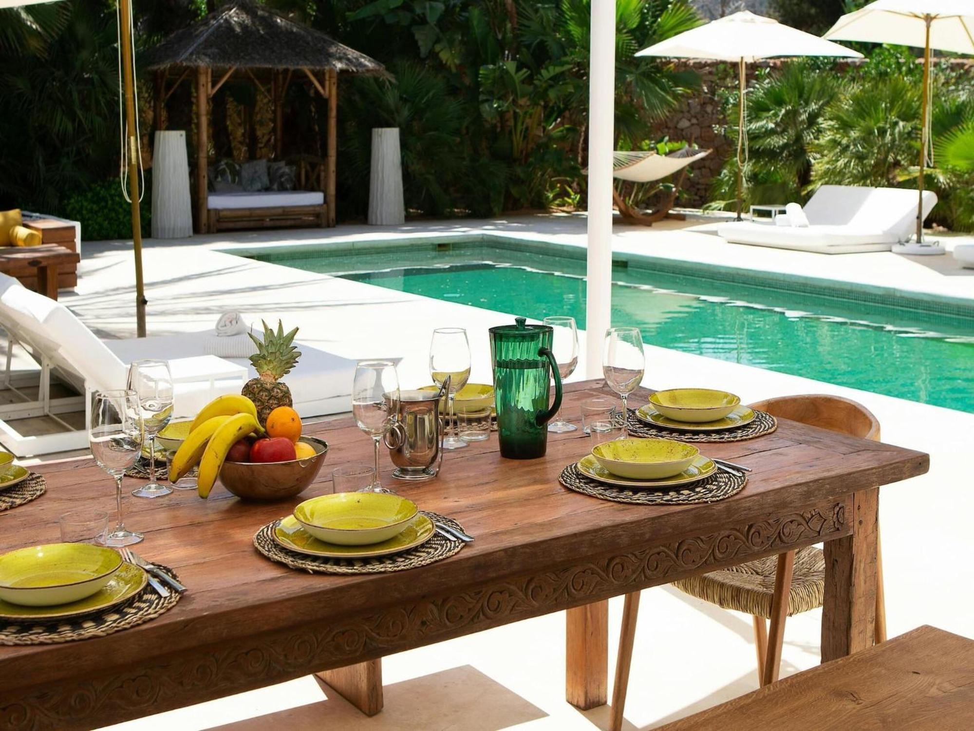 Villa Lavish Near
