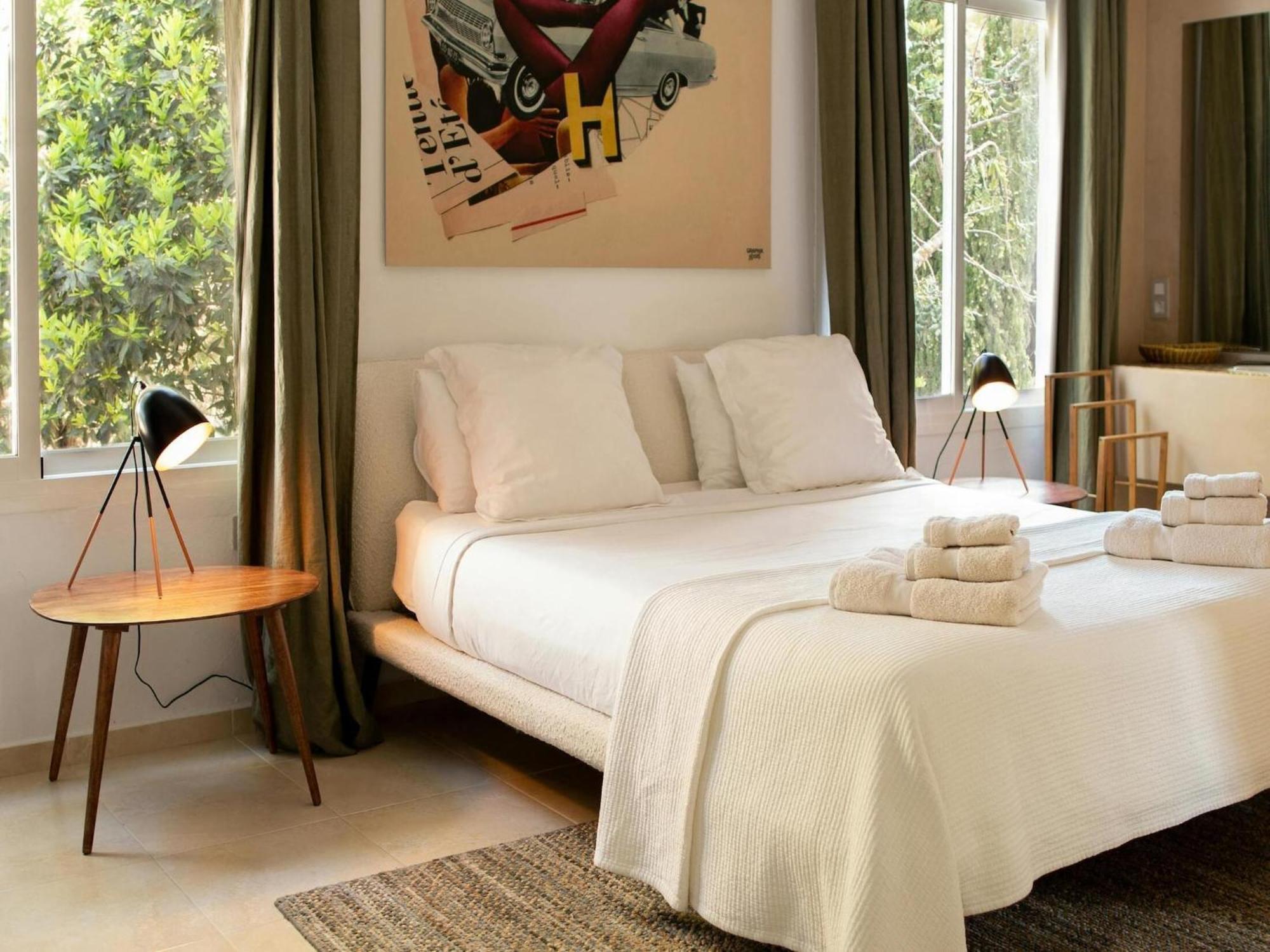 Lavish Near