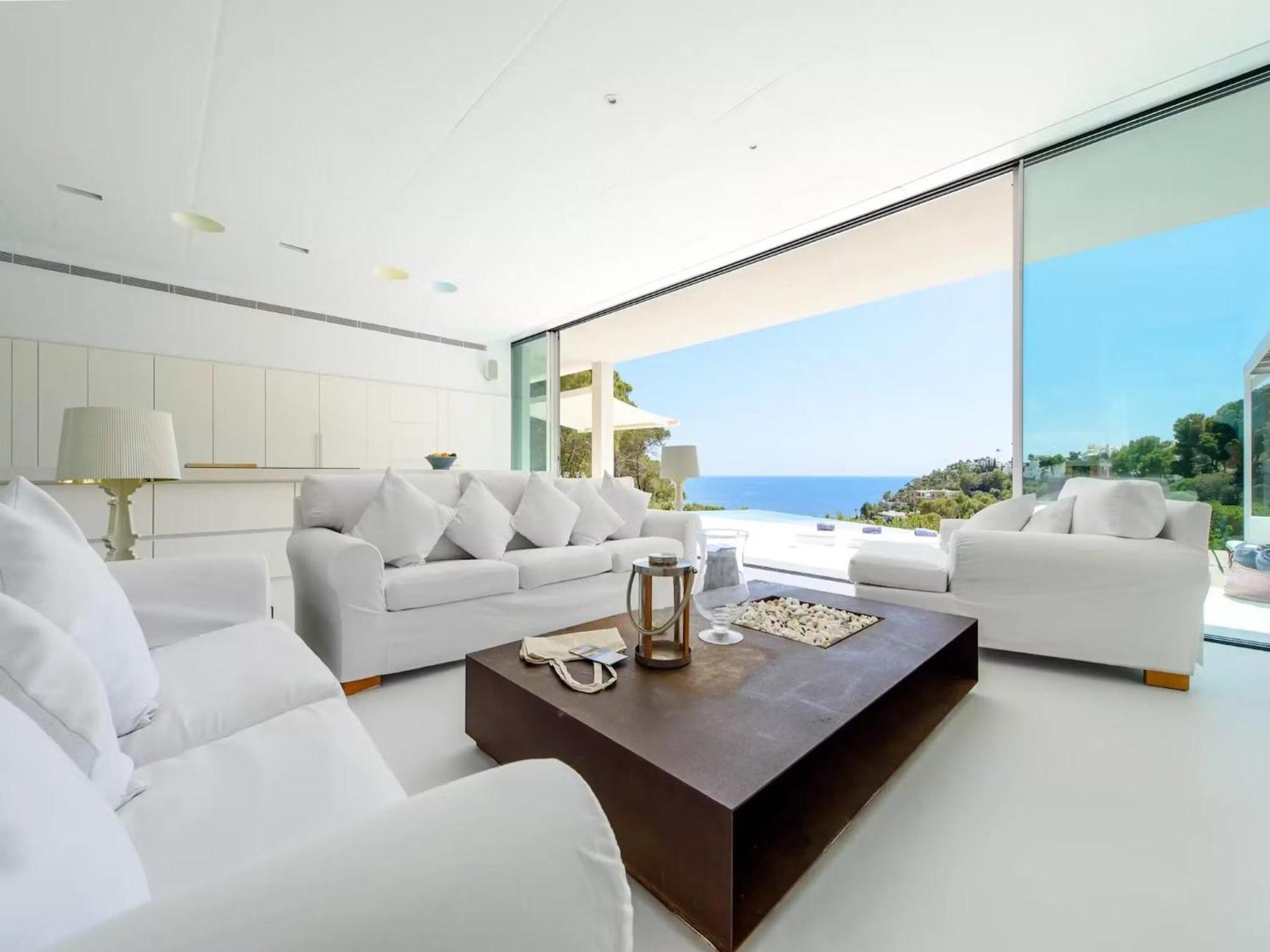 Stylish With Infinity Pool