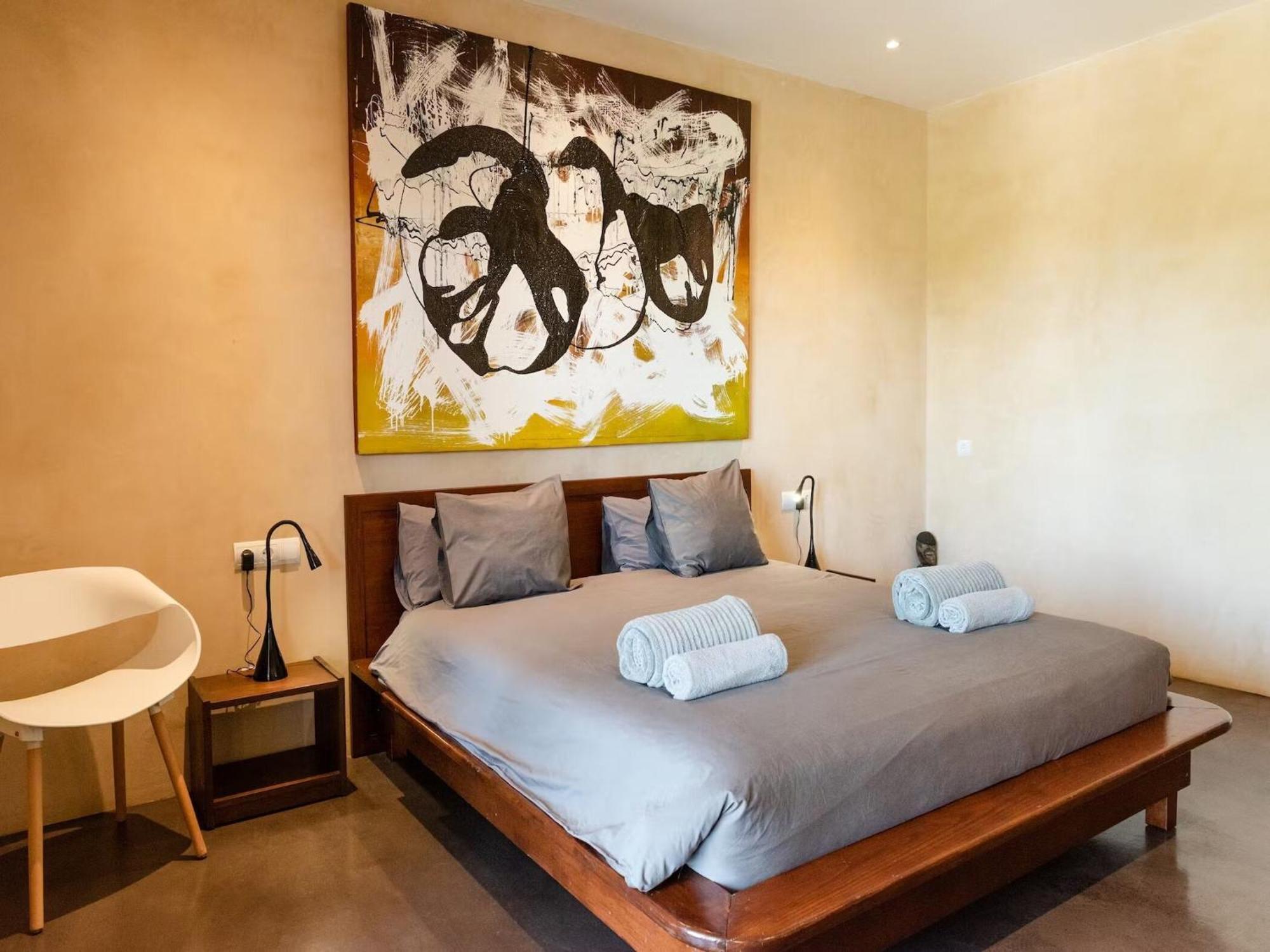 Villa Stunning With Gardens