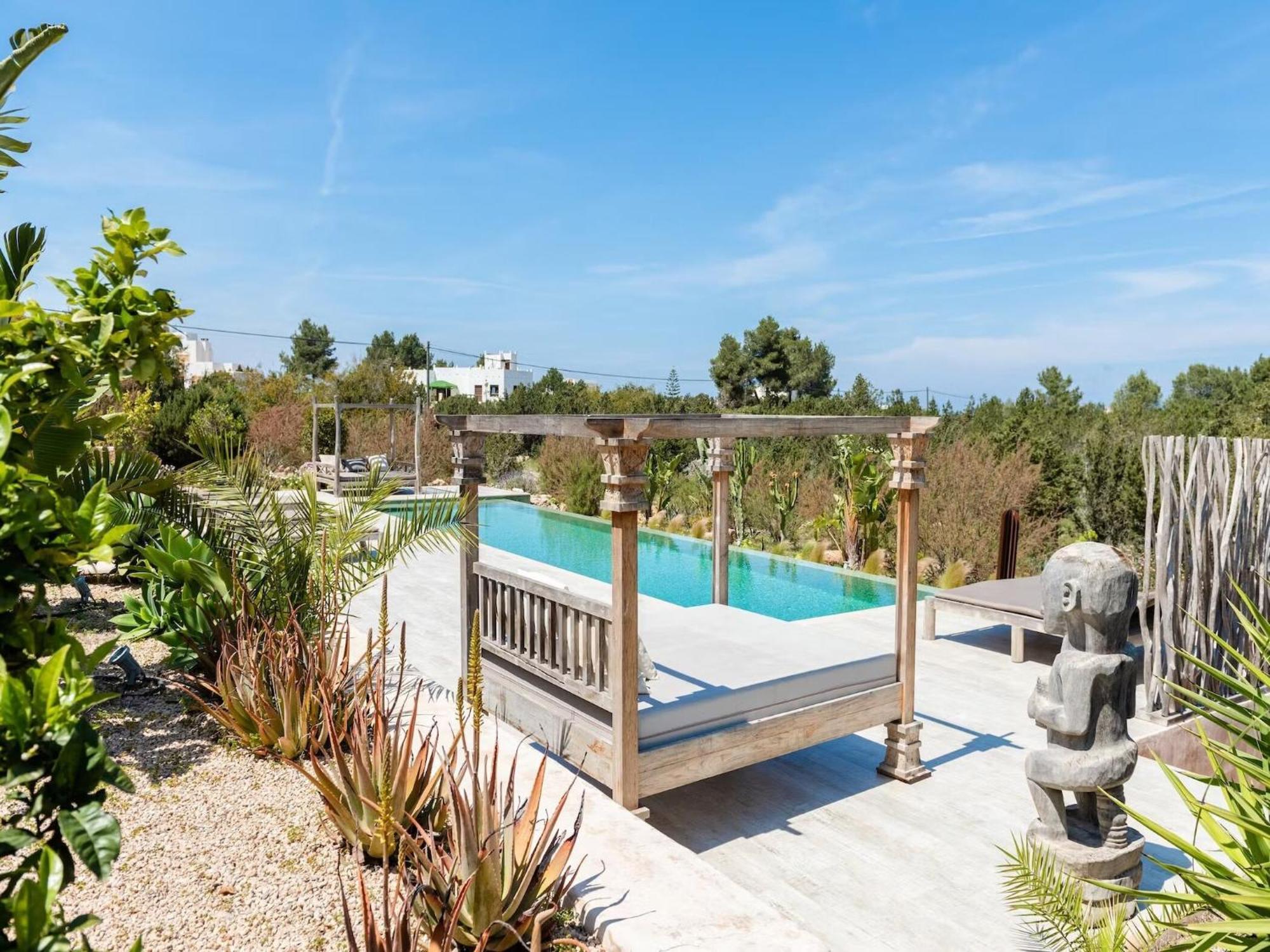 Stunning With Gardens Villa *