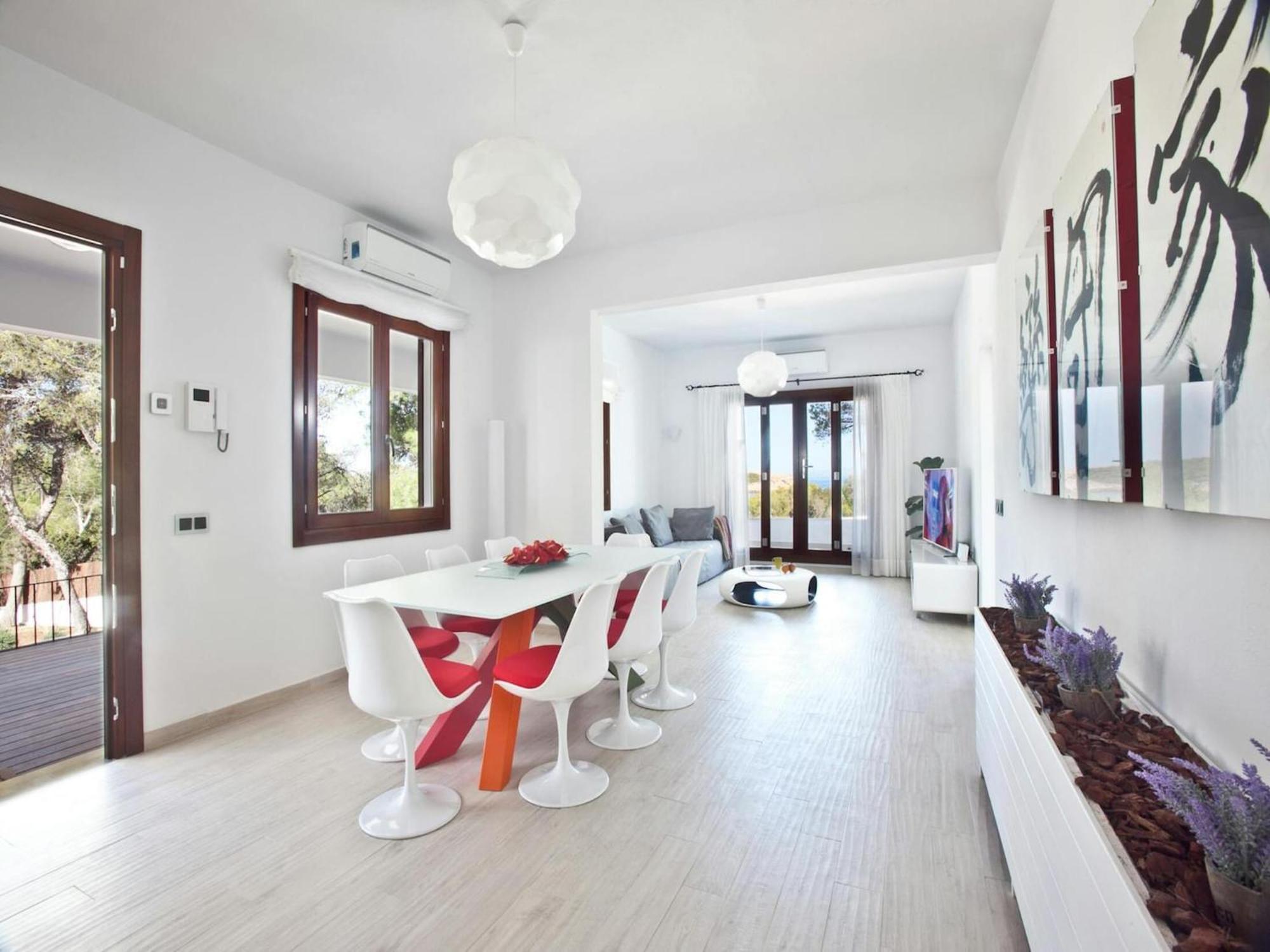 Beachfront With Saltwater Pool Holiday home *