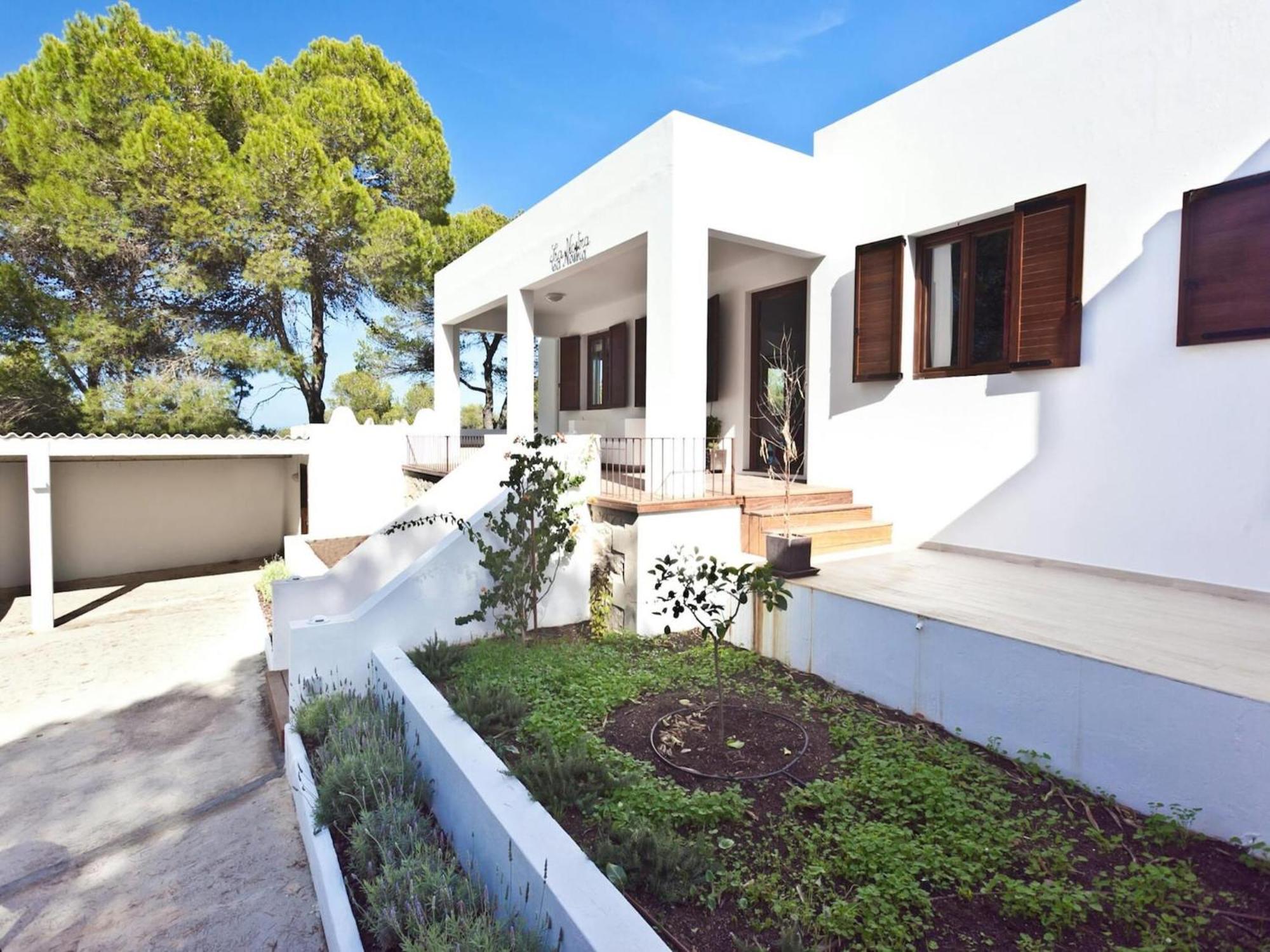 Beachfront With Saltwater Pool Sant Josep de sa Talaia