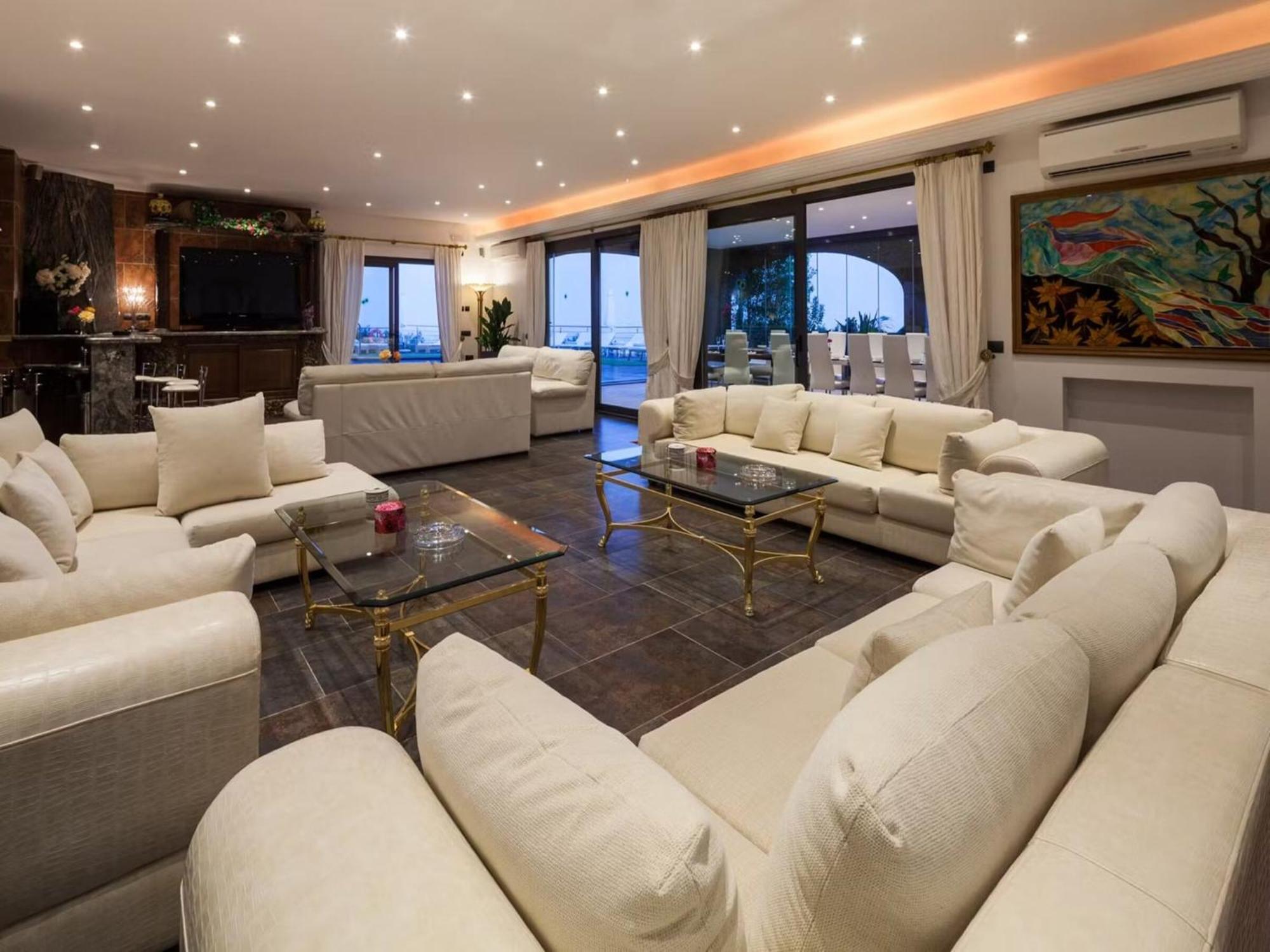 With Direct Sea Access