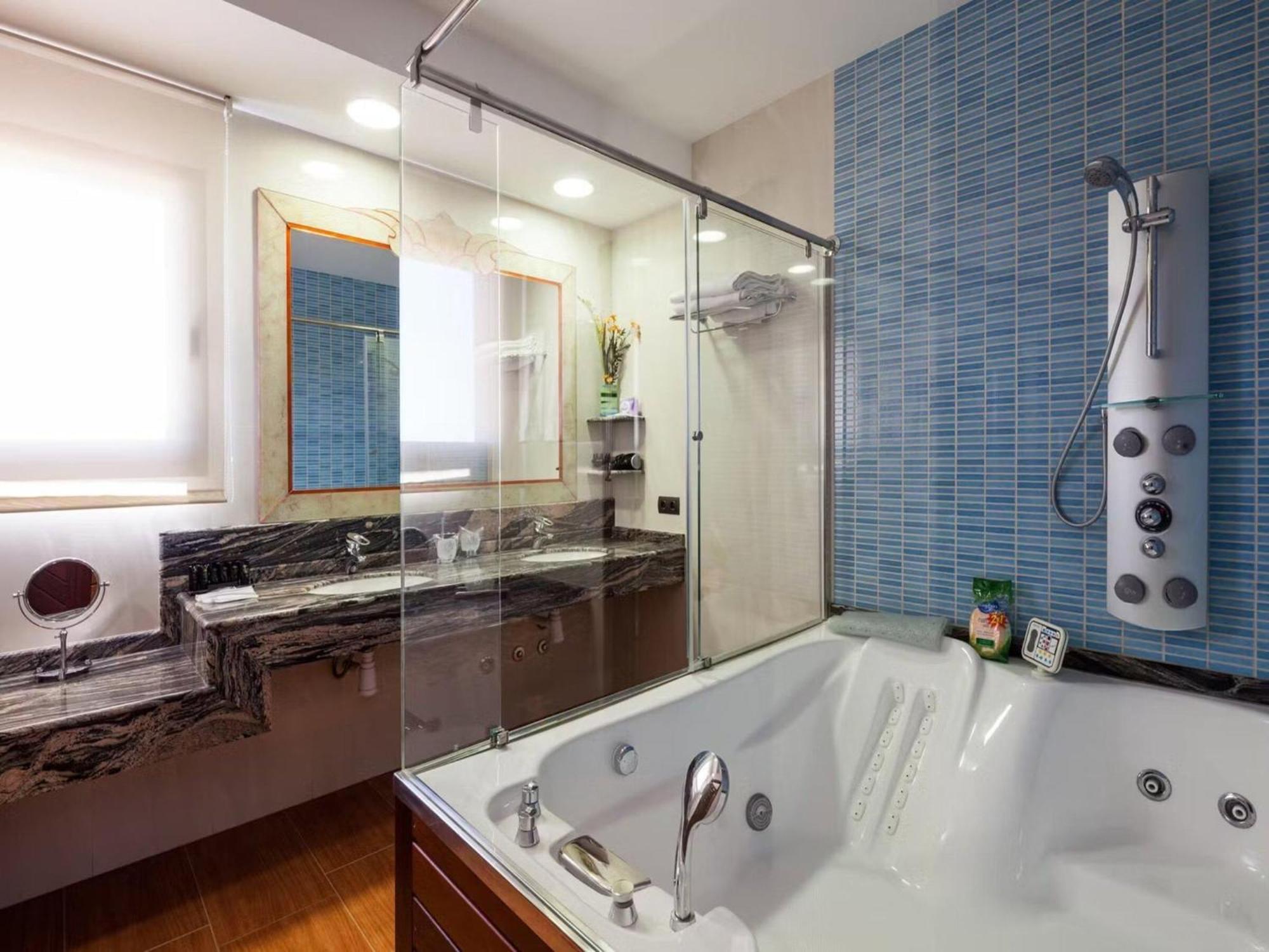 Villa With Direct Sea Access *