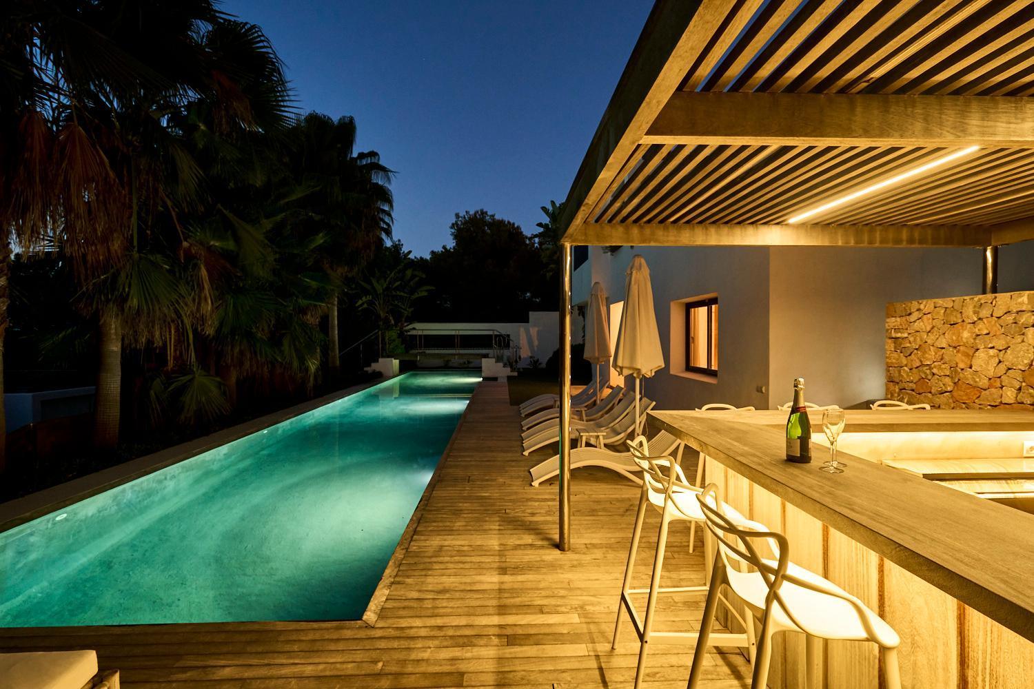 In Cala Salada Sleeps 14 *