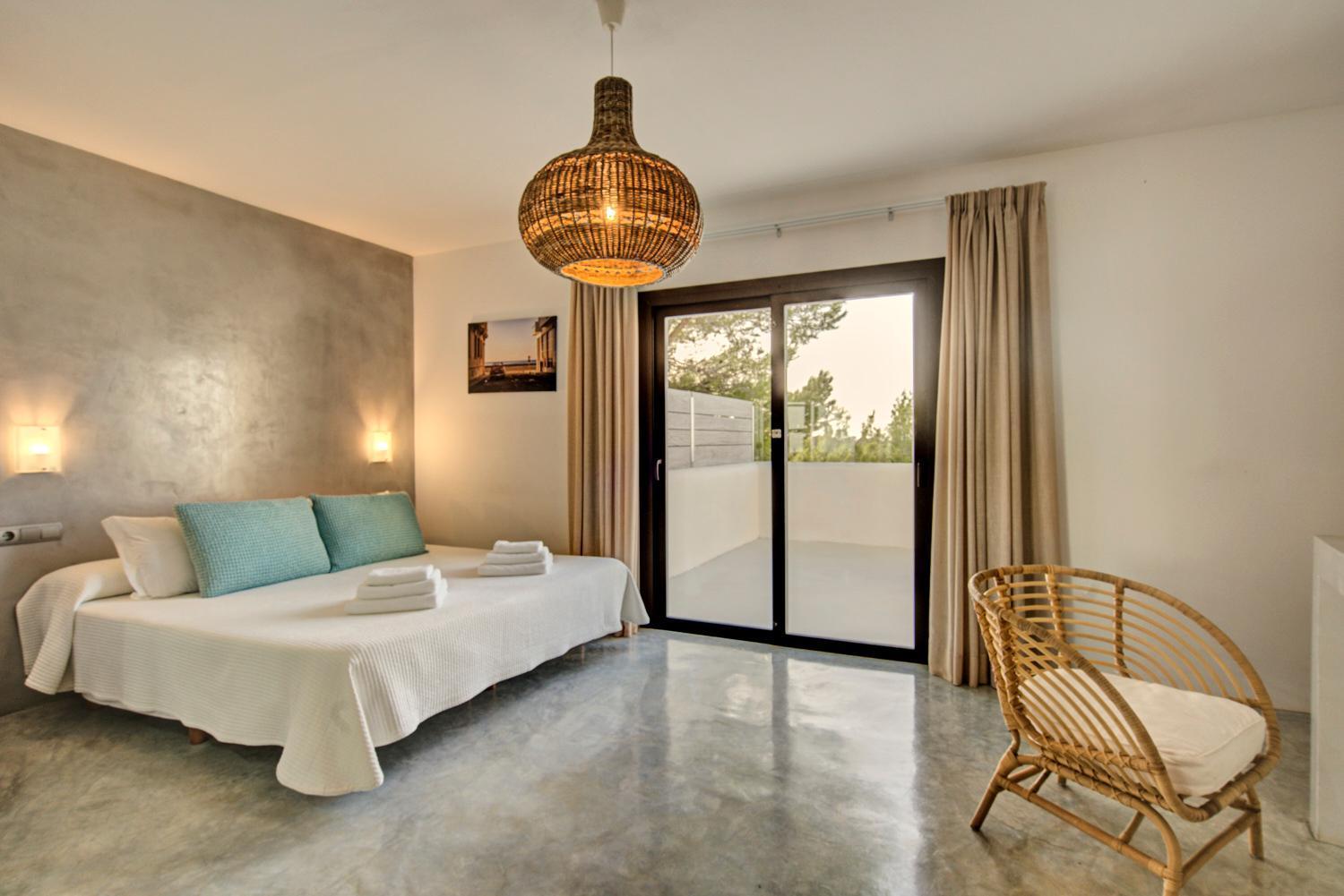 Villa In Cala Salada Sleeps 14