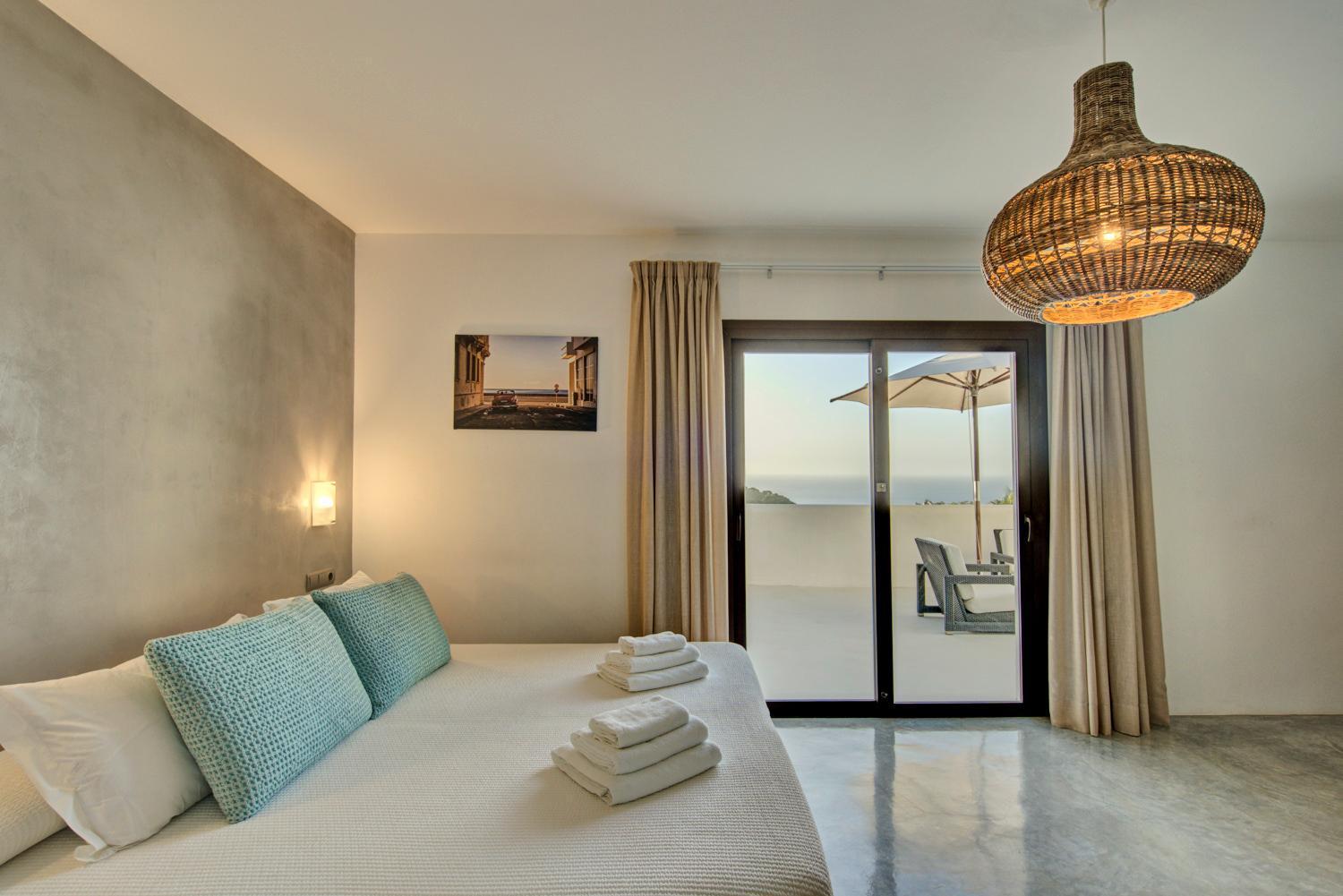 In Cala Salada Sleeps 14 Villa San Antonio (Ibiza)
