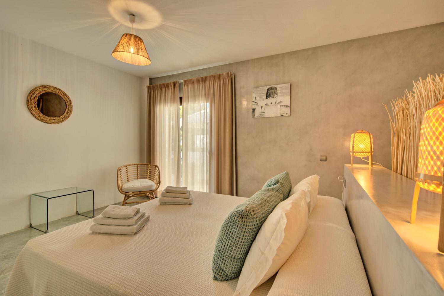 In Cala Salada Sleeps 14 Villa *