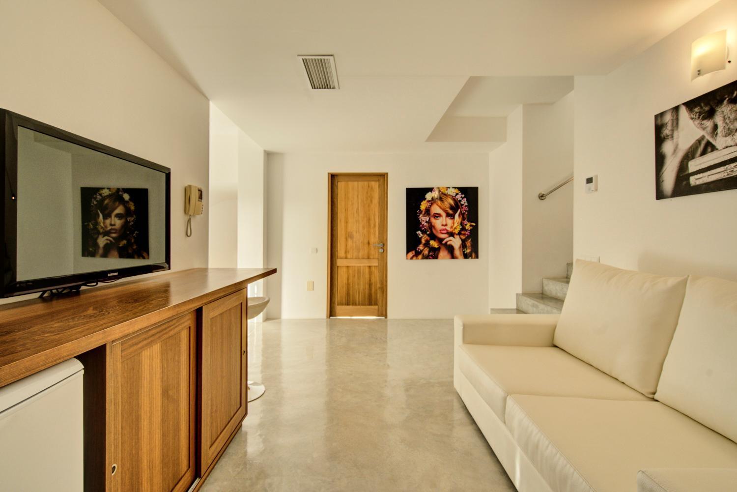 In Cala Salada Sleeps 14 San Antonio (Ibiza)