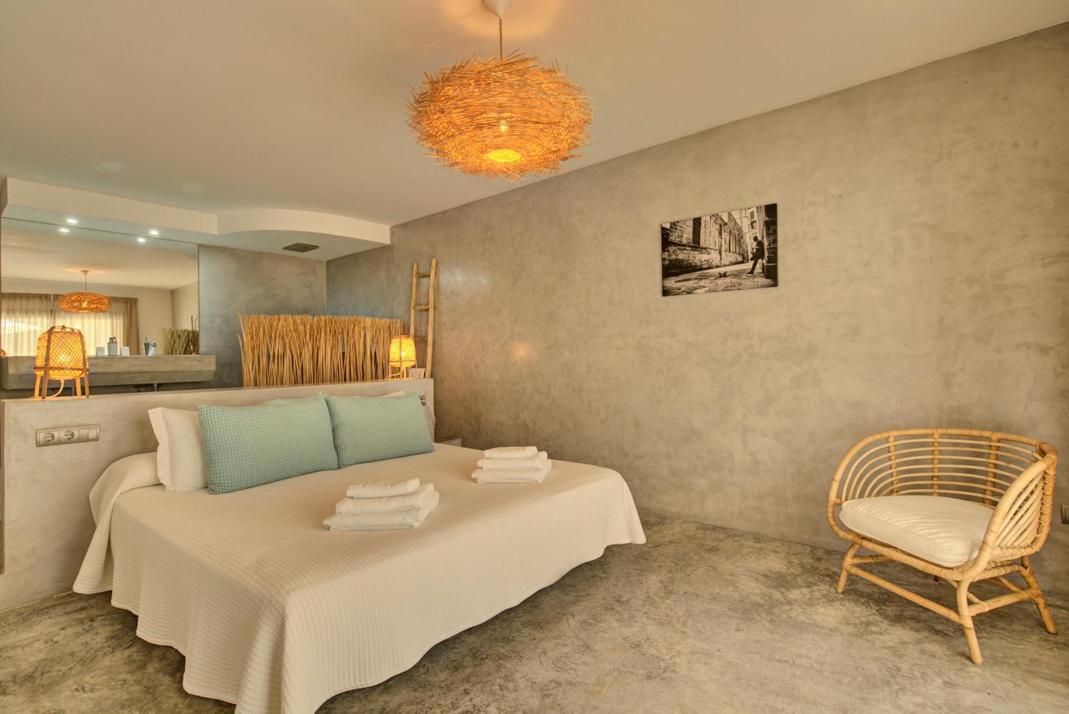 In Cala Salada Sleeps 14