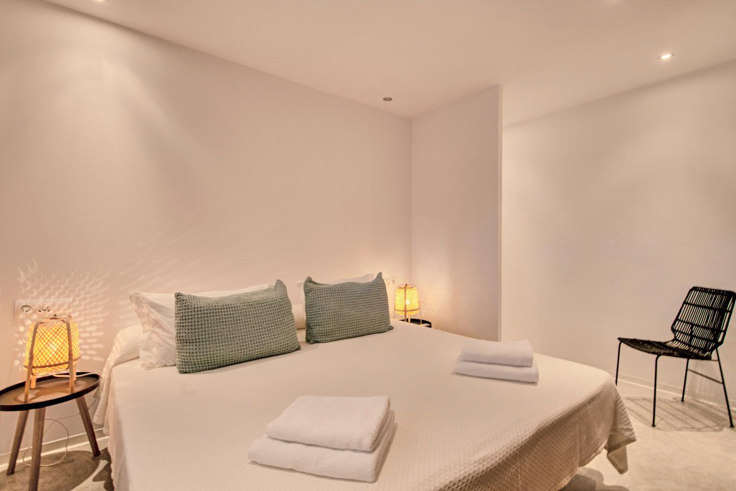 In Cala Salada Sleeps 14 San Antonio (Ibiza)