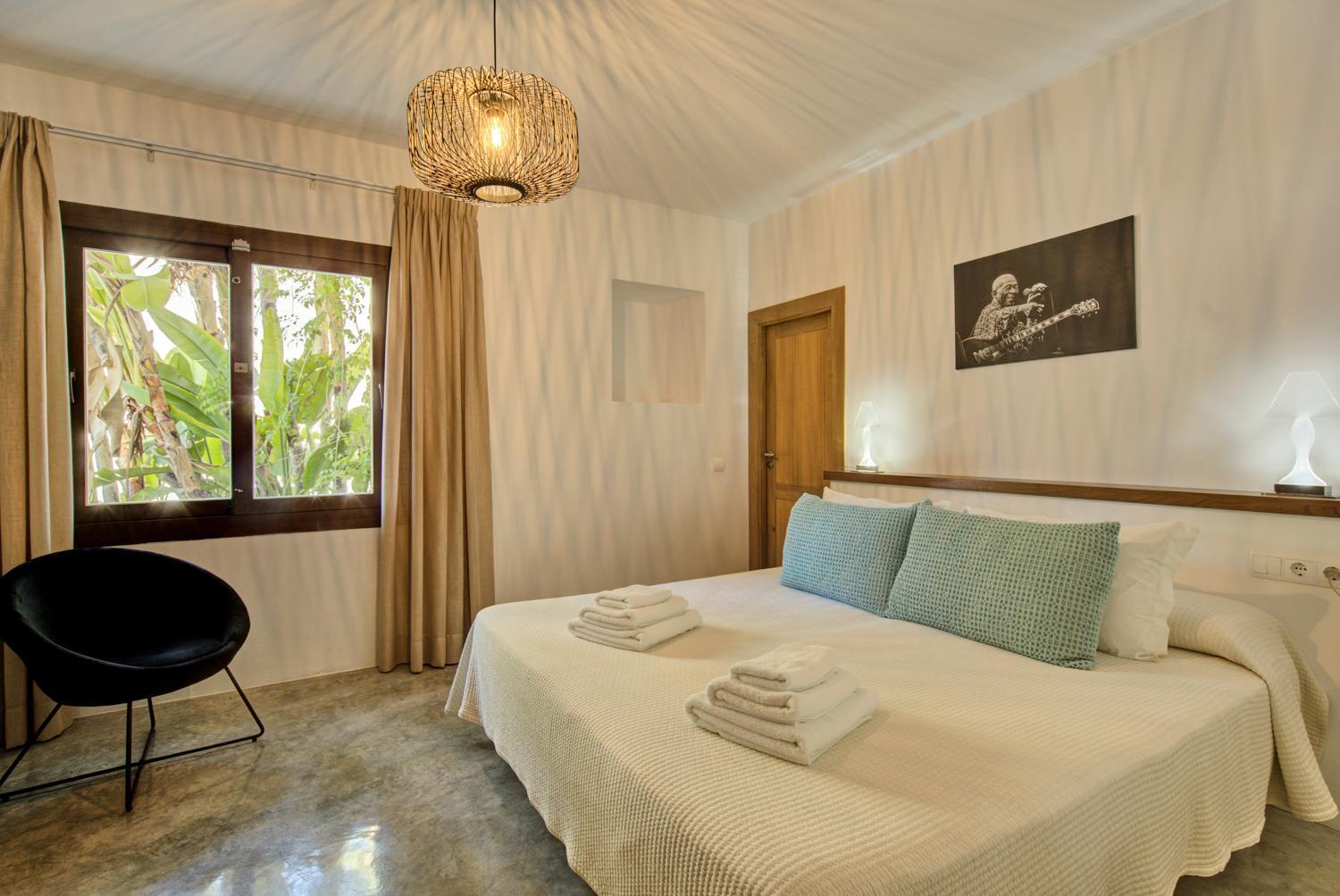 Villa In Cala Salada Sleeps 14