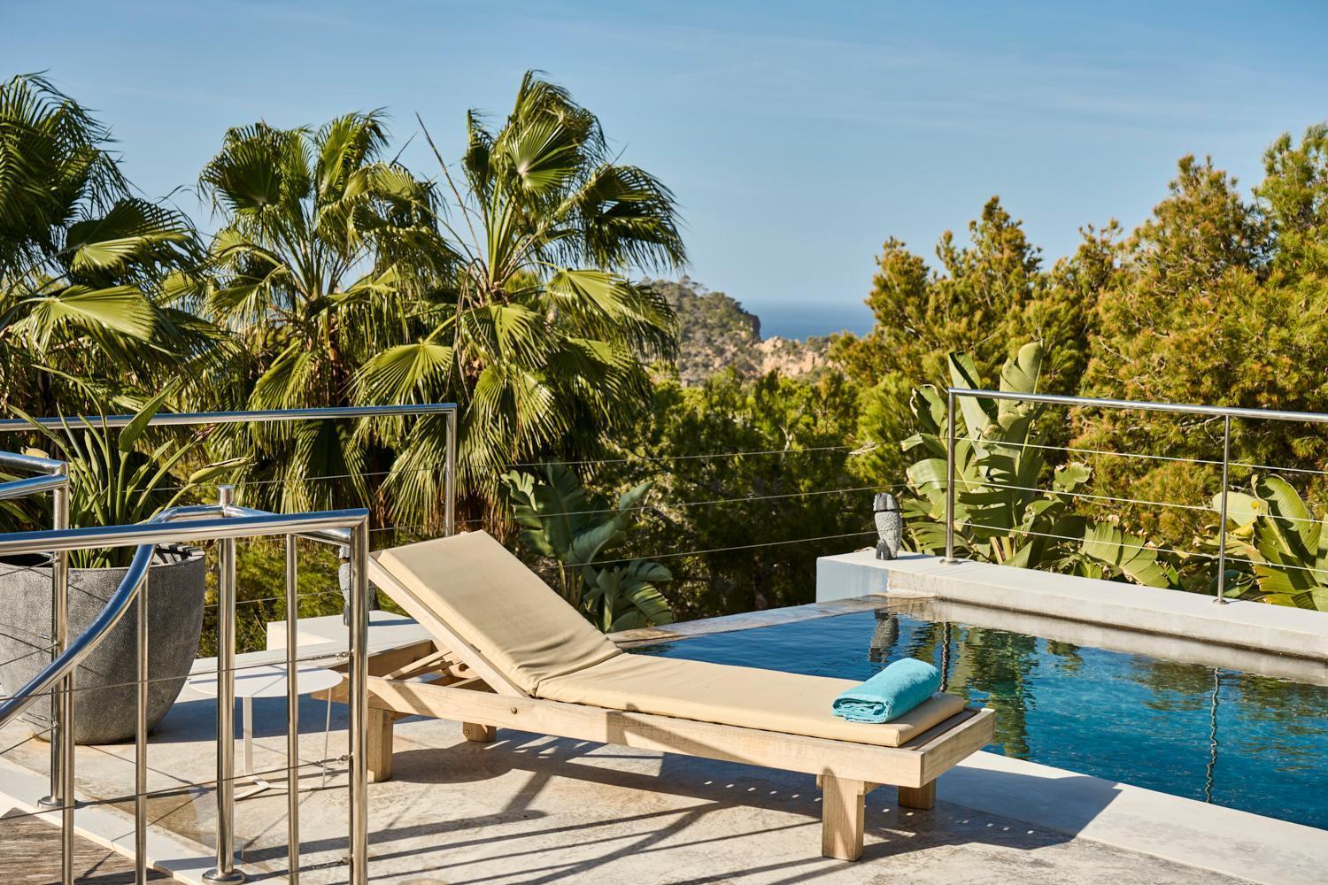 In Cala Salada Sleeps 14 *