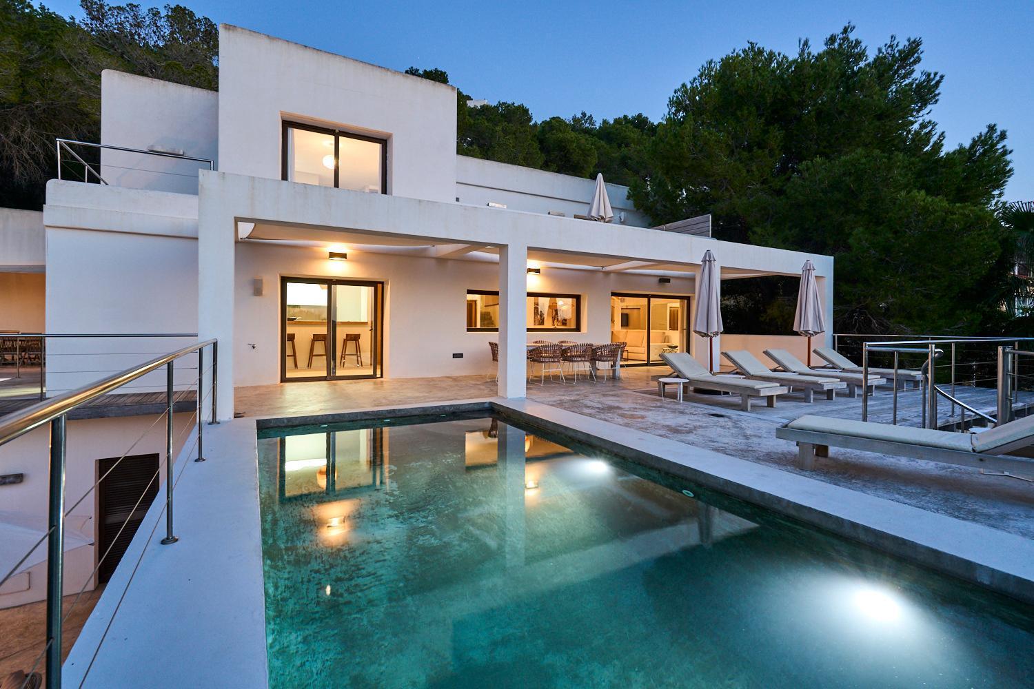 In Cala Salada Sleeps 14