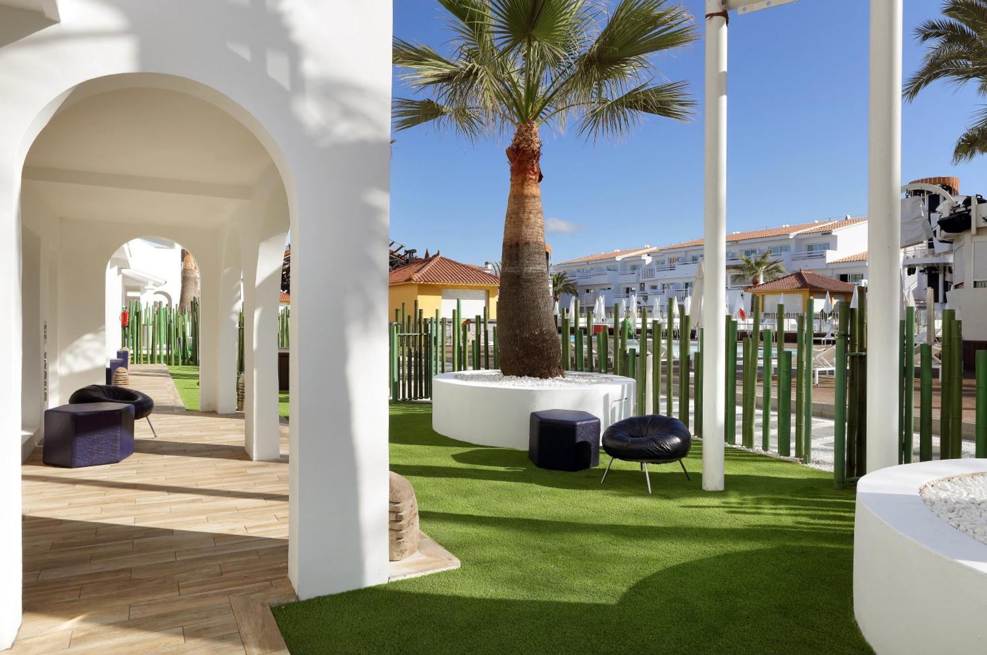 Hotel Ushuaia Ibiza - Adults Only - Club Entrance Included