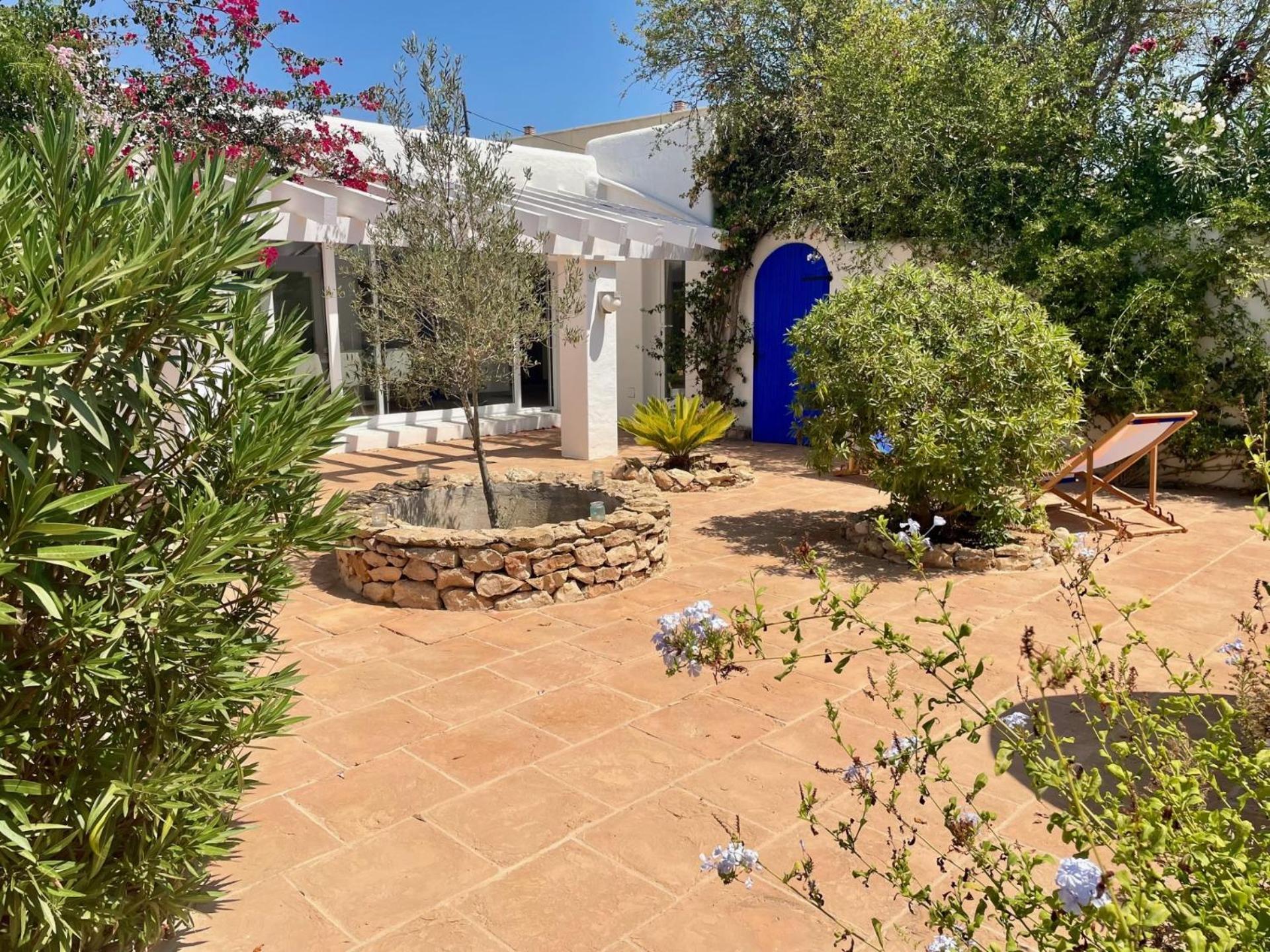 Fuentes Villa Cala Vadella (Ibiza)