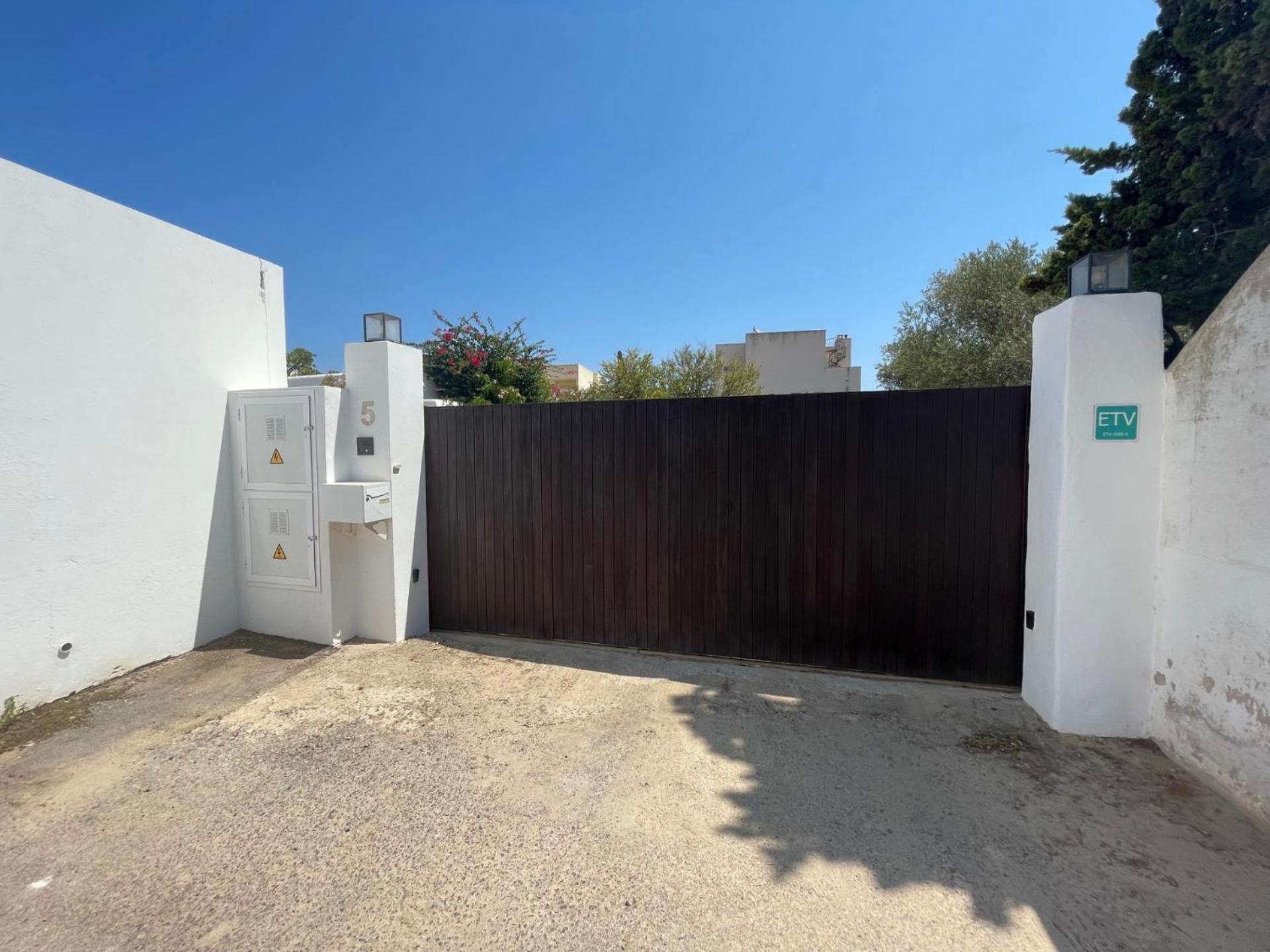 Fuentes Villa *