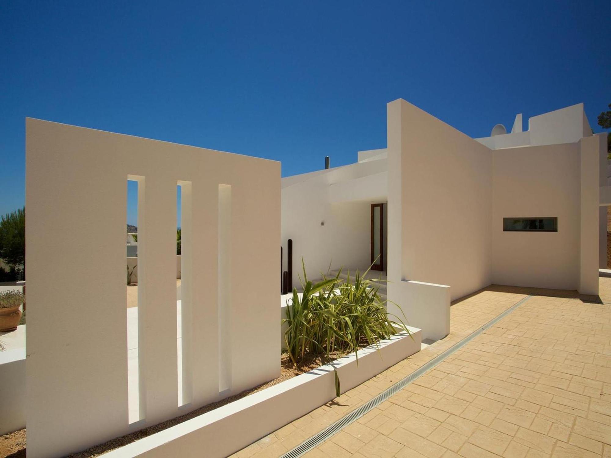 Modern With Vast Terracing