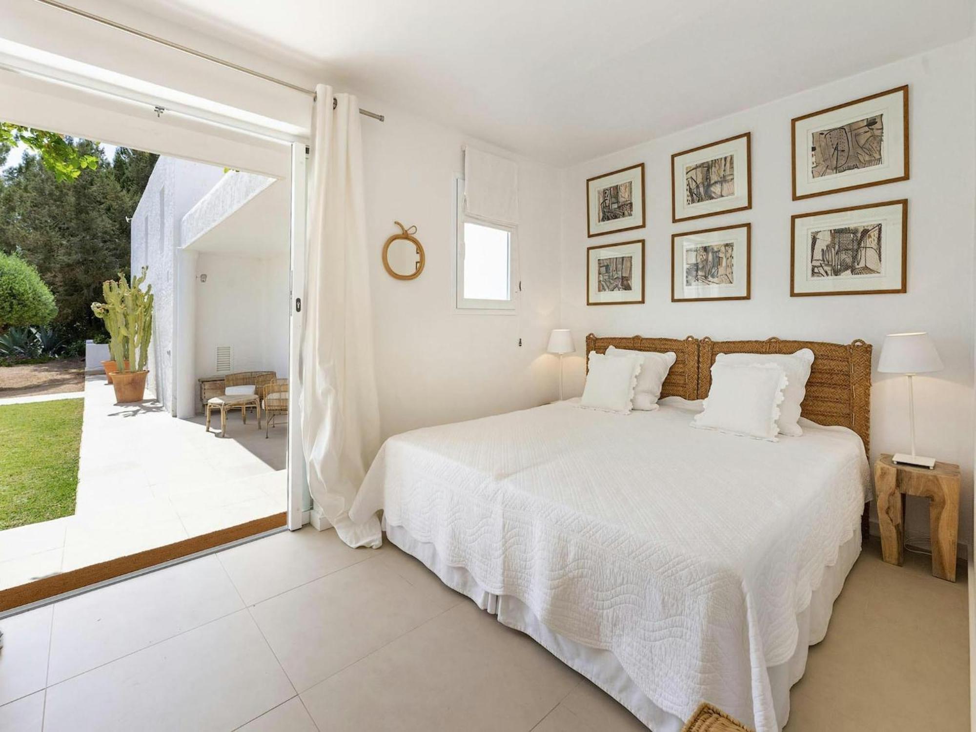 Villa With Cozy Fireplace Es Cubells