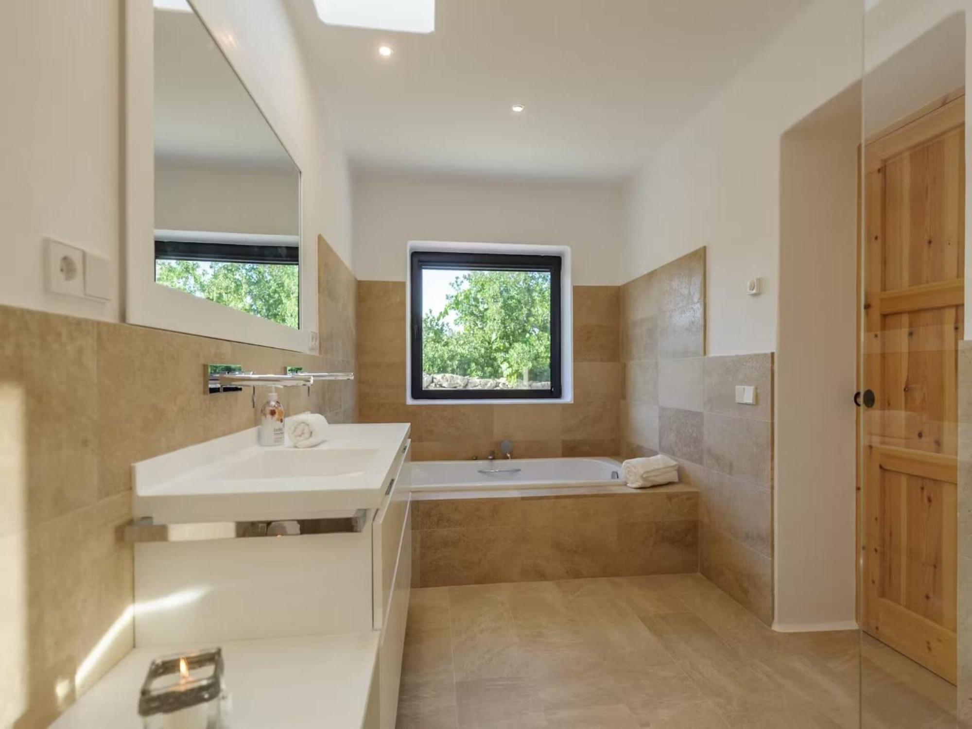 Villa Charming In The Heart Of San Rafael *