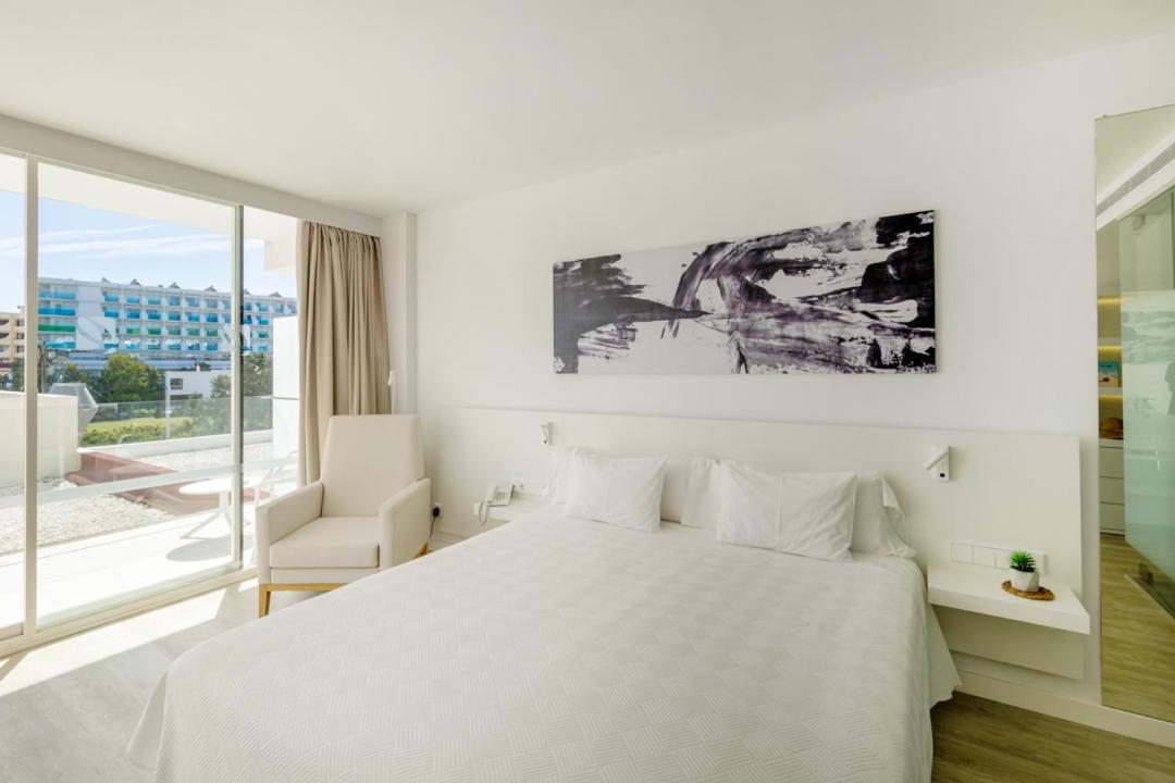 Hotel Els Pins & 4*
