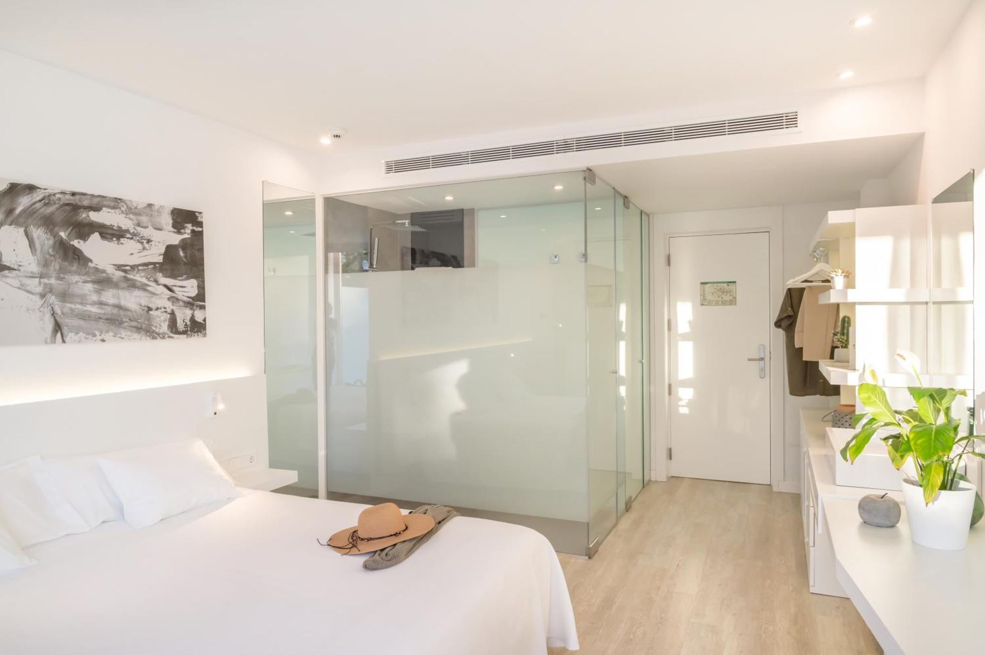 Els Pins & - Emar San Antonio (Ibiza)