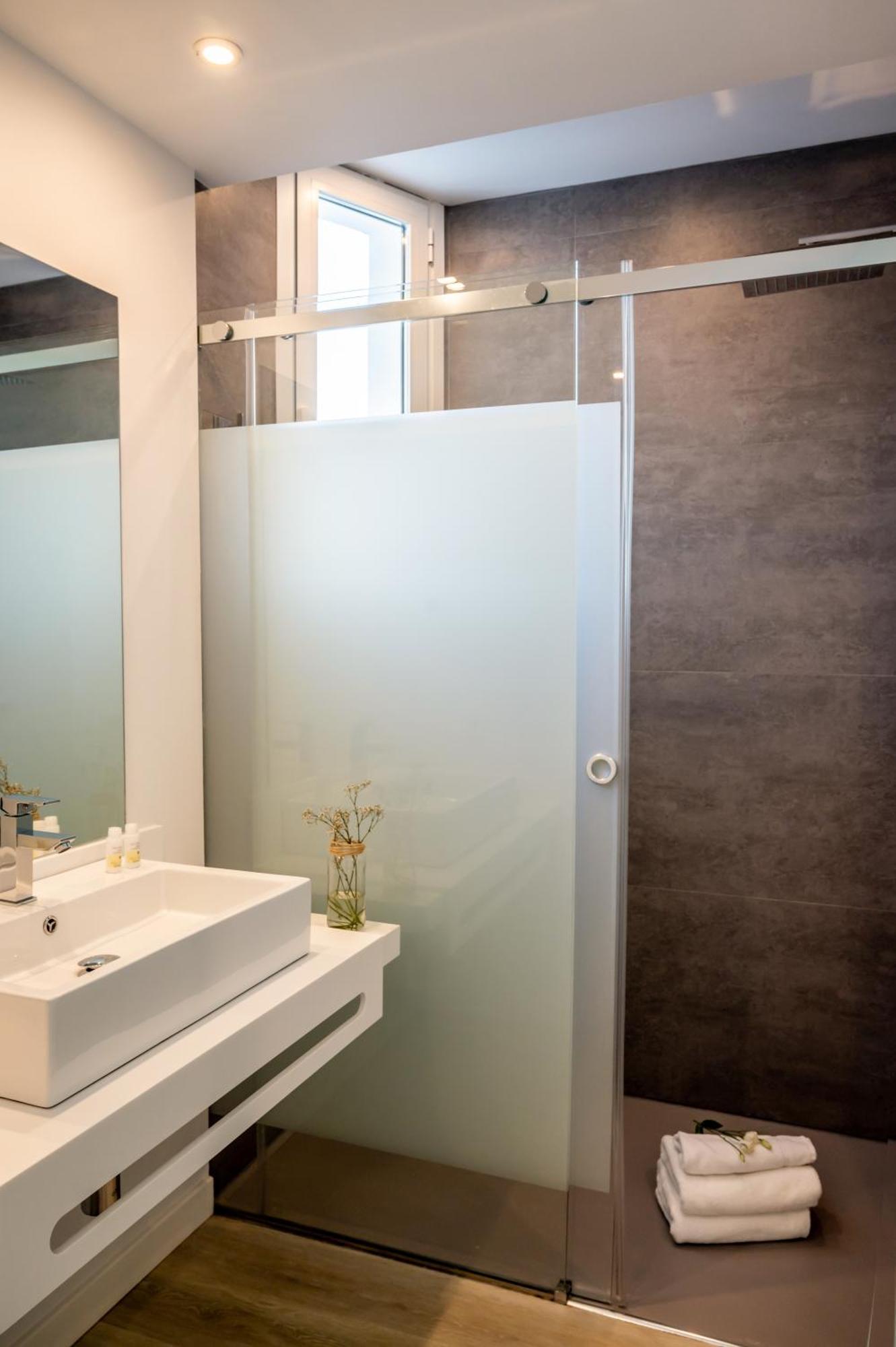 Els Pins & - Emar Hotel
