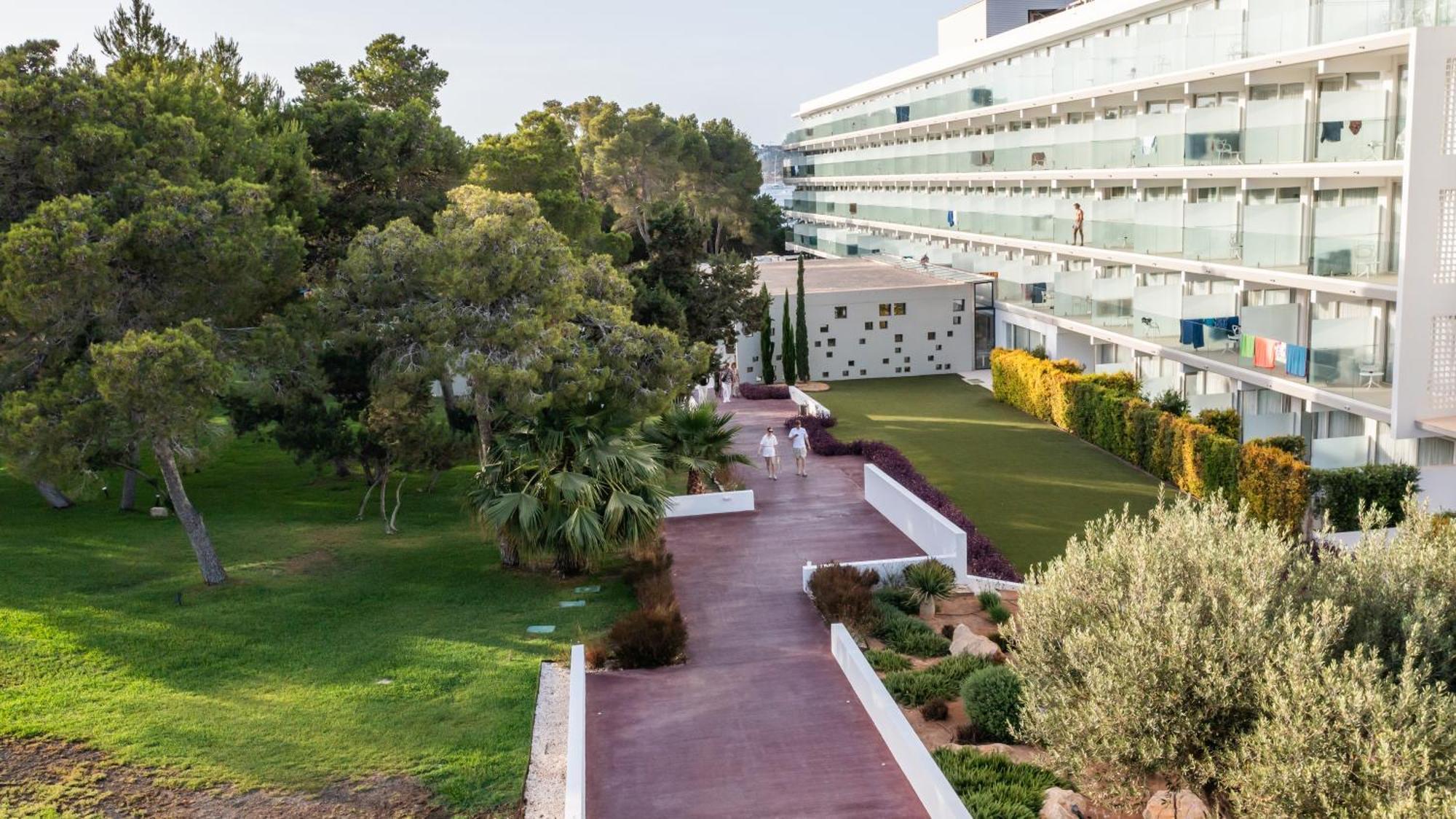 Els Pins & Hotel