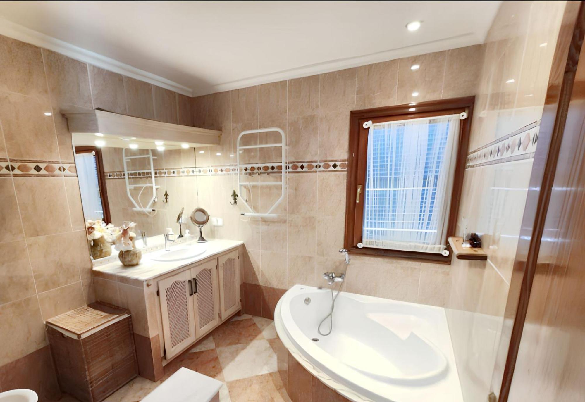 Sophisticated Villa: Private Pool Retreat In Sant Josep Sant Josep de sa Talaia