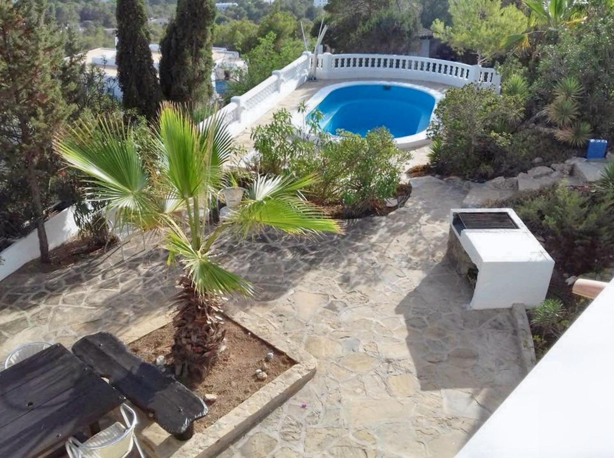 Sophisticated Villa: Private Pool Retreat In Sant Josep *