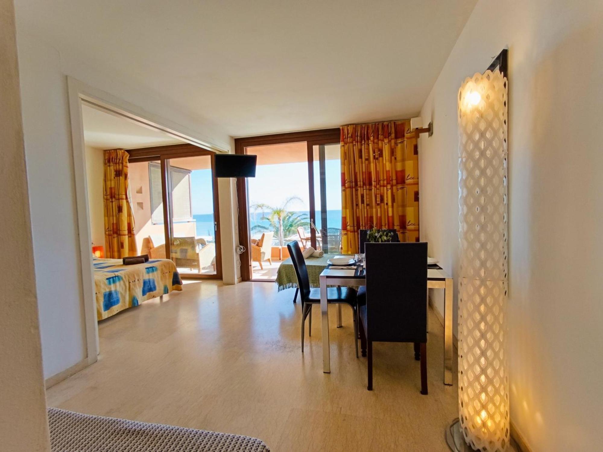 Ibiza Ushuaia & Hi Side Apartment