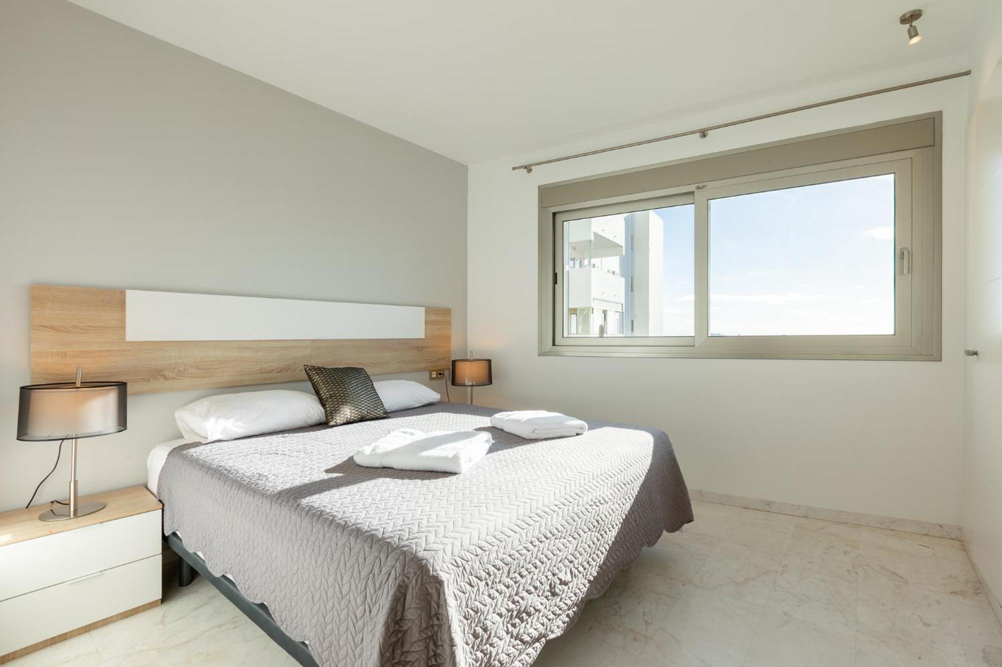 Plaja D En Bossa 4 Bedroom With Pool, Sea View & Only 8mins Drive To Airport *