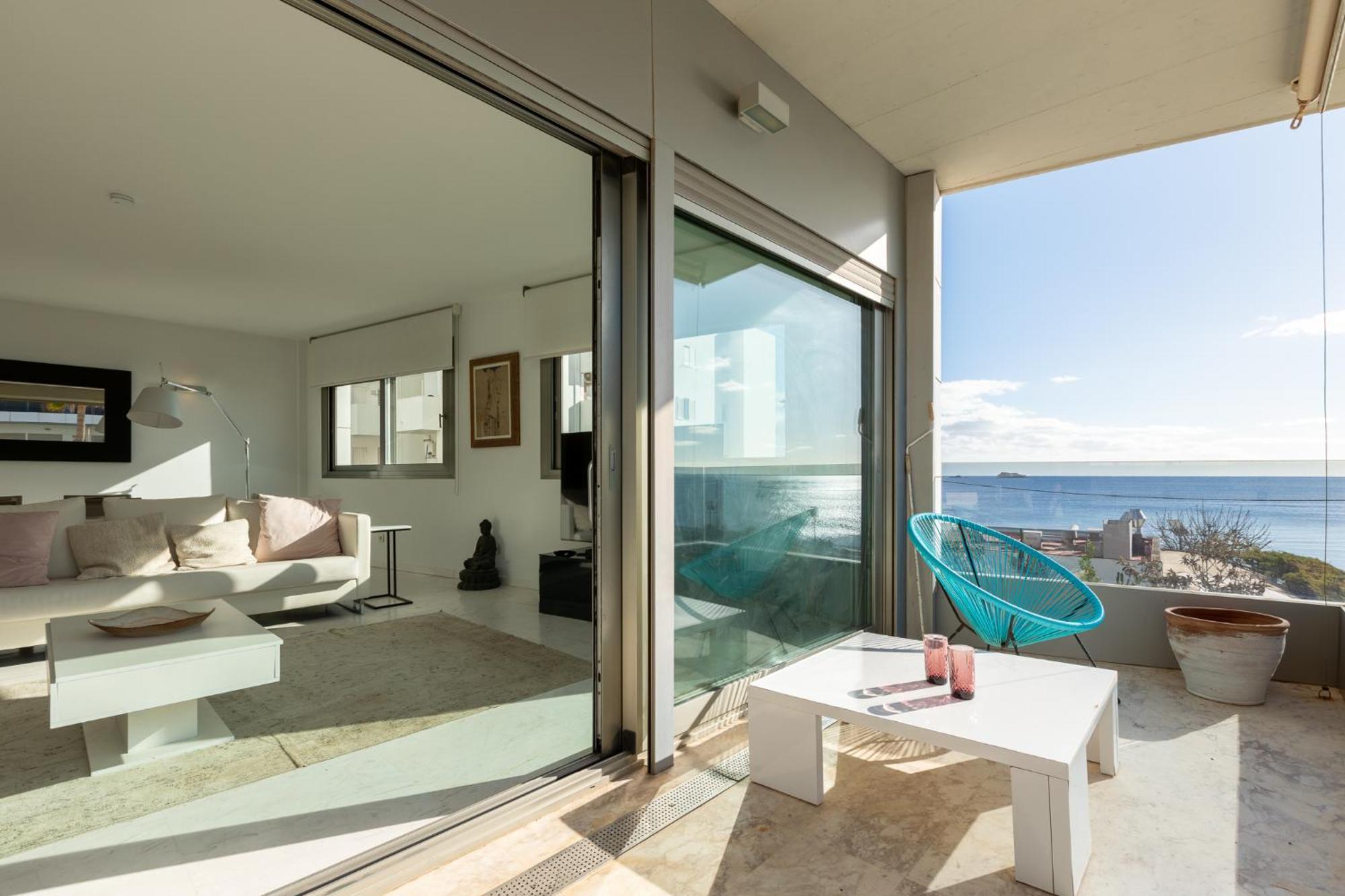Plaja D En Bossa 4 Bedroom With Pool, Sea View & Only 8mins Drive To Airport *