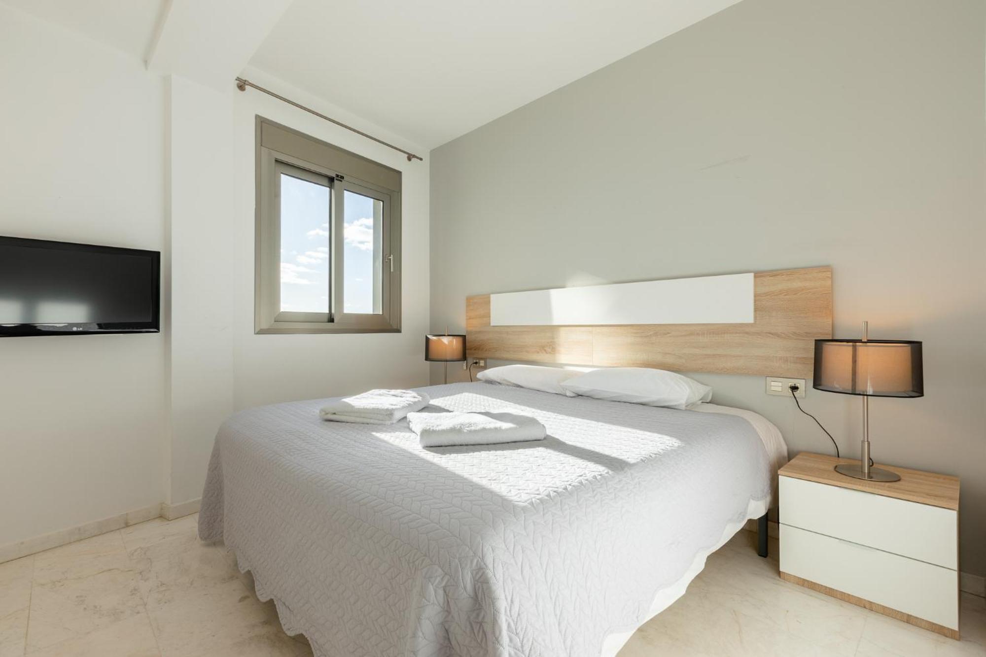 Plaja D En Bossa 4 Bedroom With Pool, Sea View & Only 8mins Drive To Airport Apartment Ibiza Town