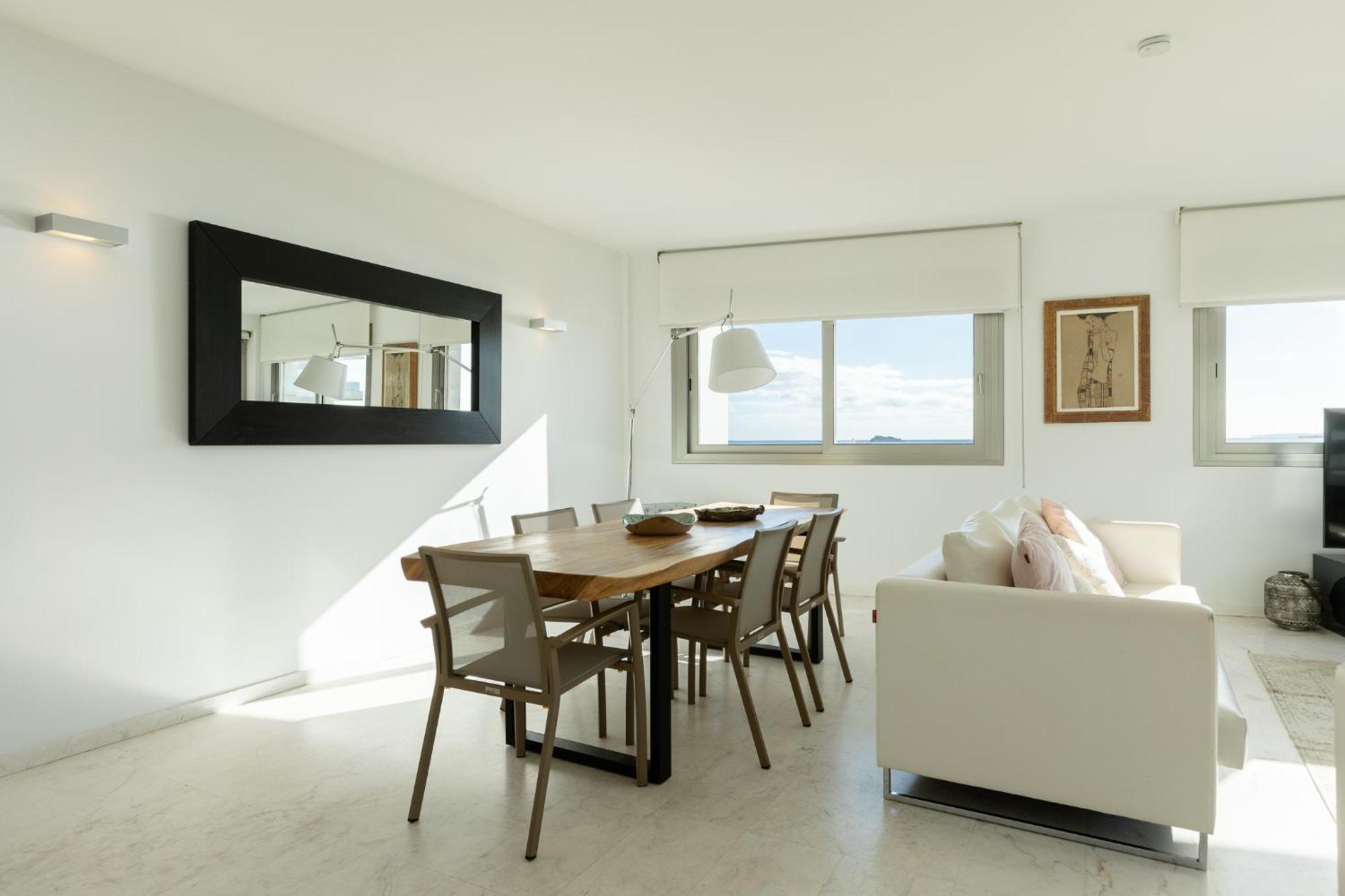Plaja D En Bossa 4 Bedroom With Pool, Sea View & Only 8mins Drive To Airport Apartment *