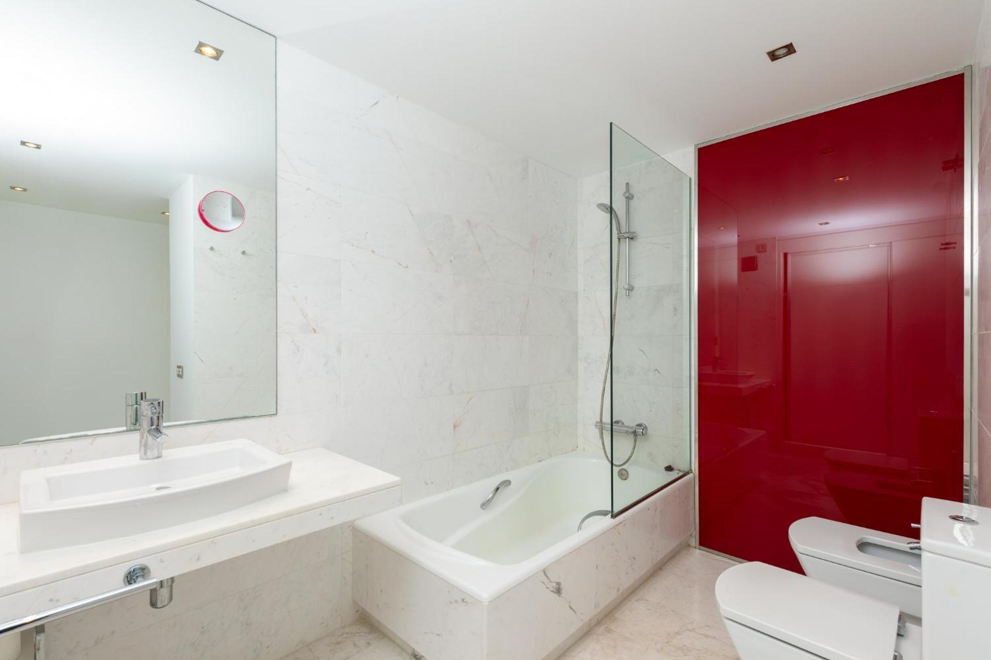 Plaja D En Bossa 4 Bedroom With Pool, Sea View & Only 8mins Drive To Airport Apartment Ibiza Town