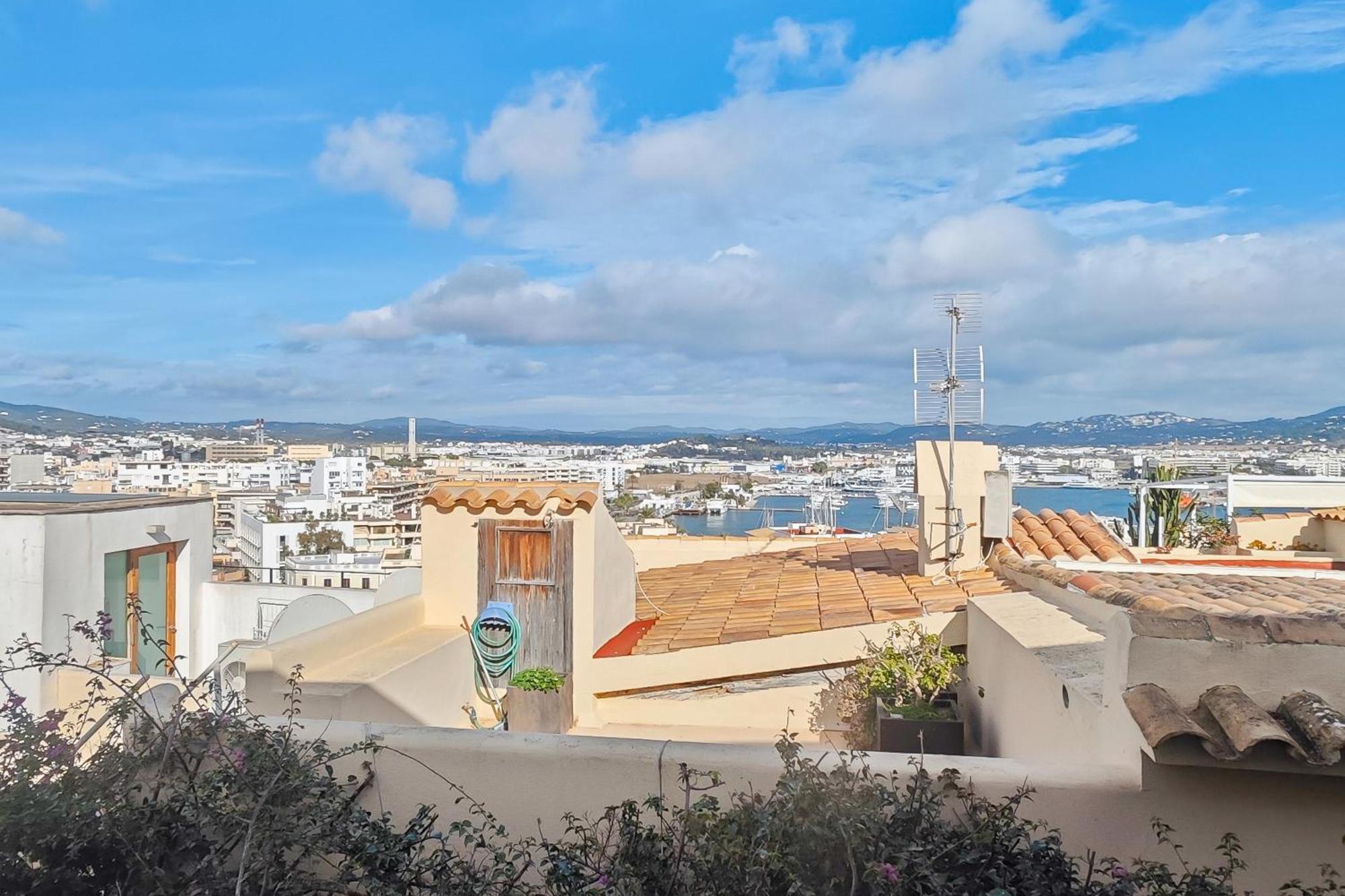 Navila Estudio En La Piscina Cidade de Ibiza