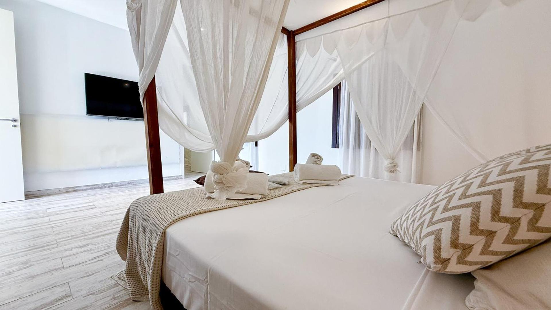 Calyssa Luxury Near Center