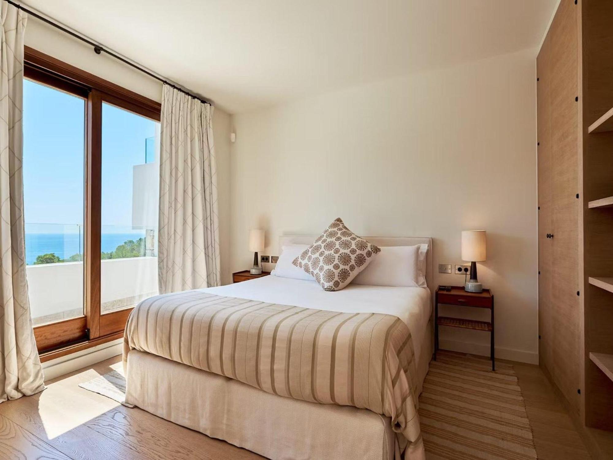 Magnificent In Luxurious Retreat Villa