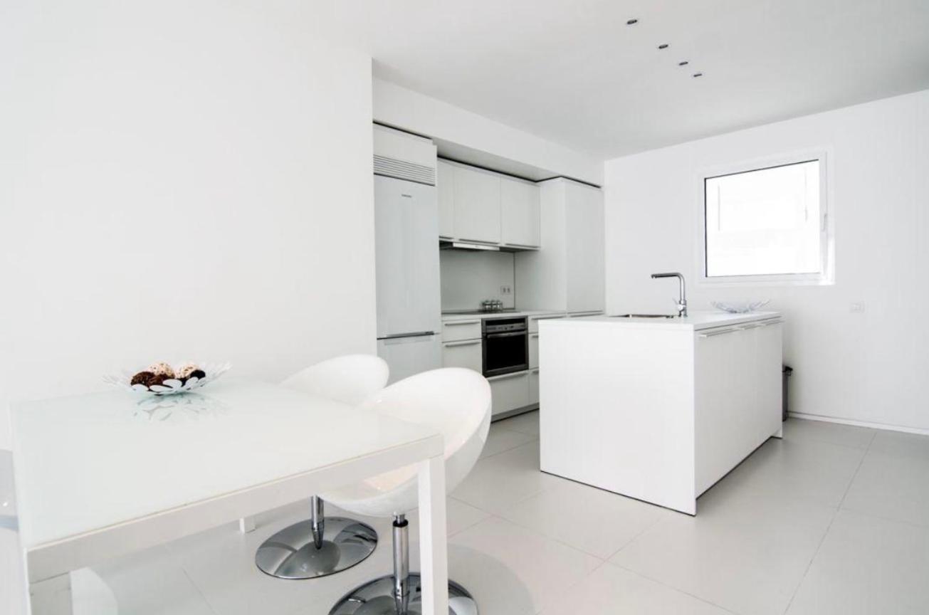 Luxury White Botafoch Apartment *