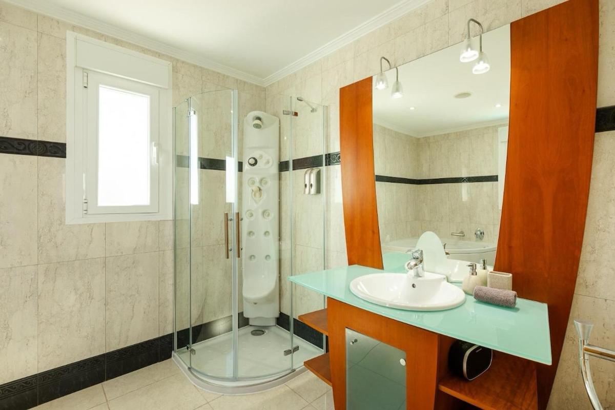 Villa Luna Ibiza Centre 8 Pax *
