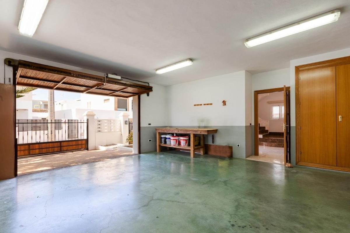 Villa Luna Ibiza Centre 8 Pax *