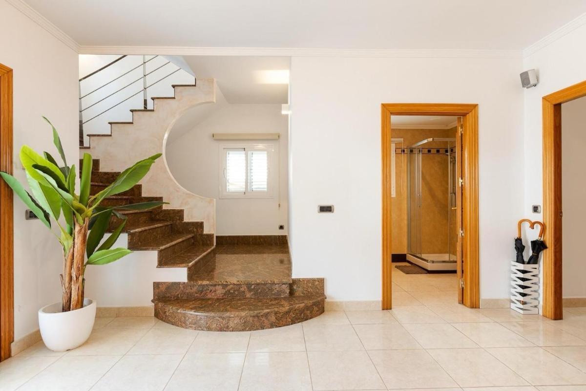 Luna Ibiza Centre 8 Pax * Puig D'en Valls