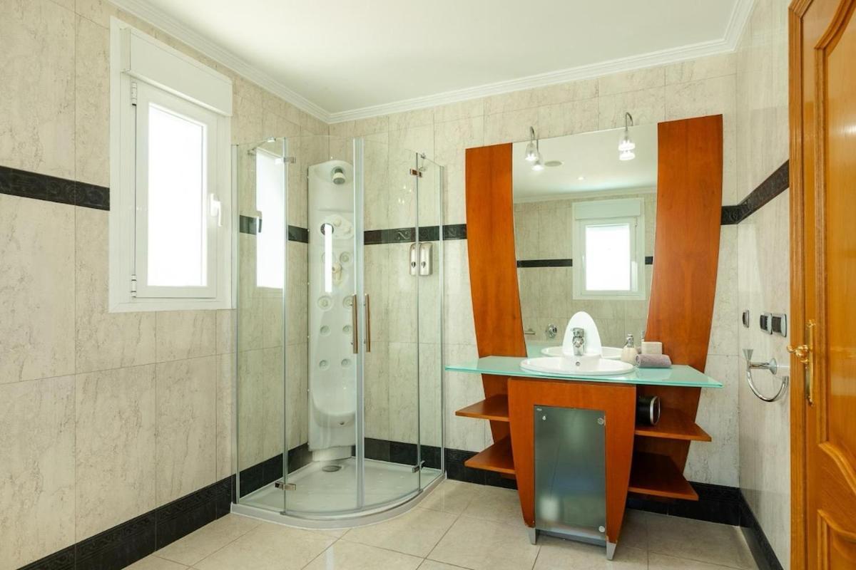 Villa Luna Ibiza Centre 8 Pax