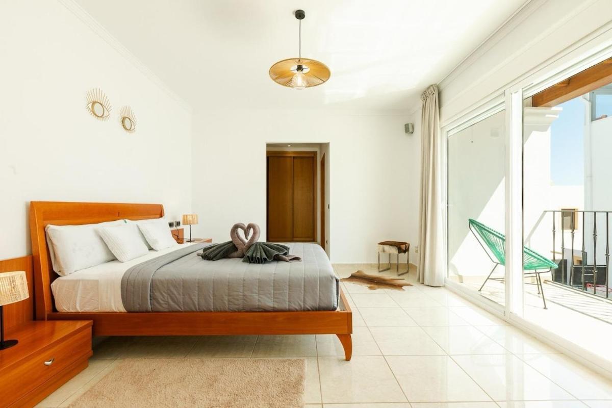 Luna Ibiza Centre 8 Pax *