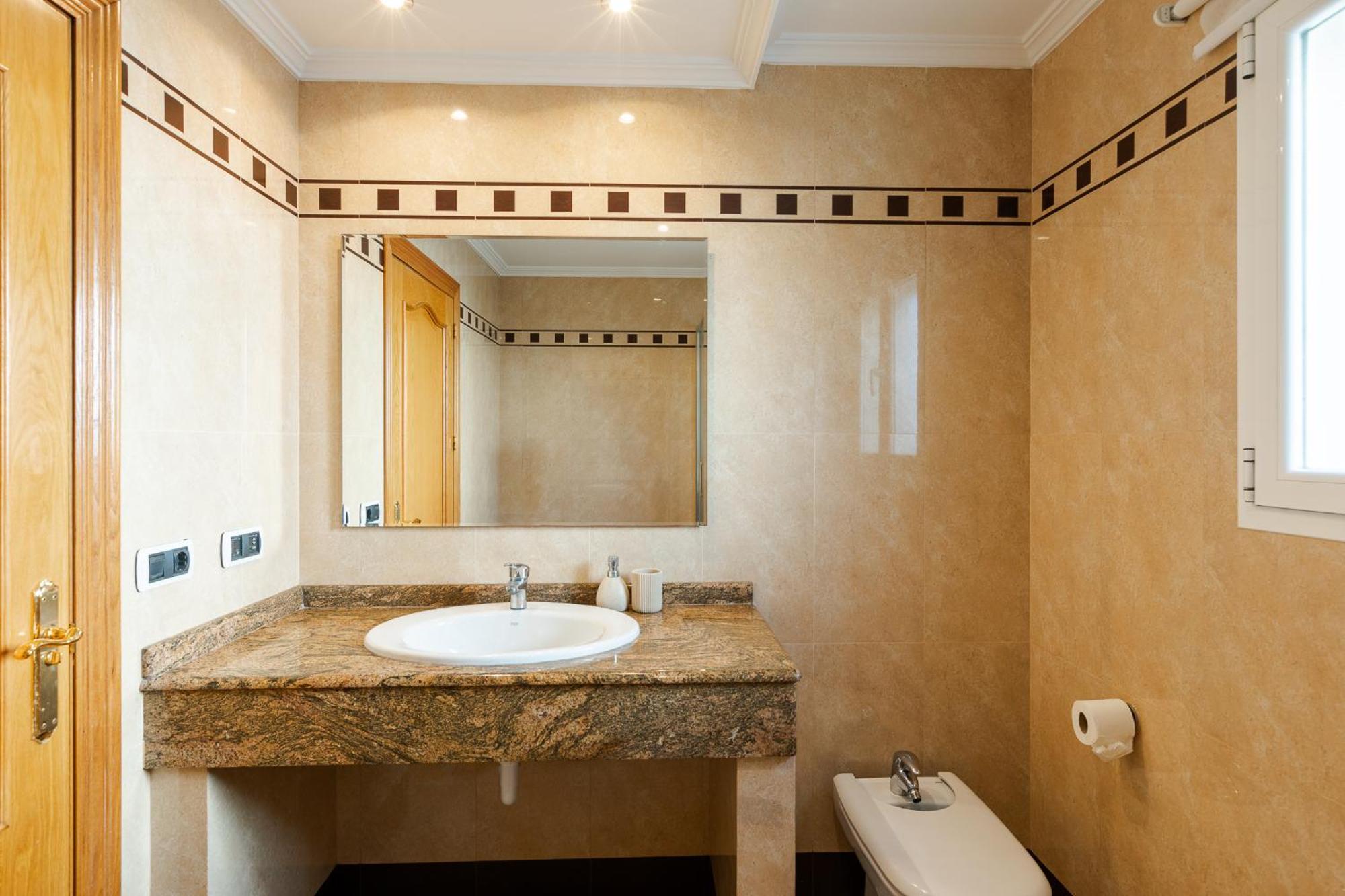 Luna Ibiza Centre 8 Pax Villa *