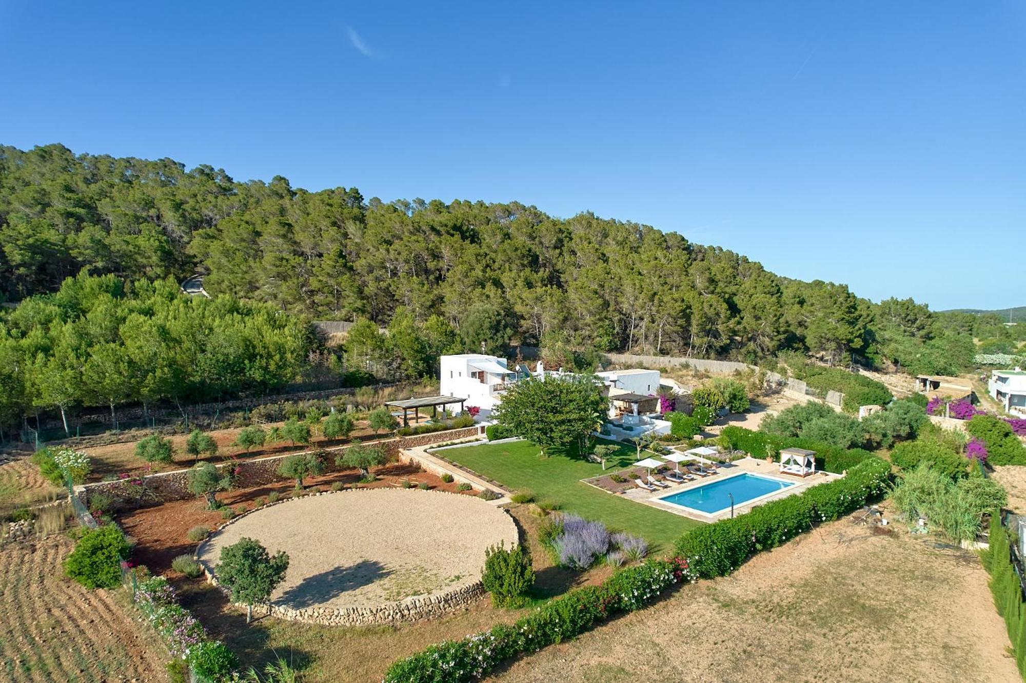 Santa Gertrudis * Santa Gertrudis (Ibiza)