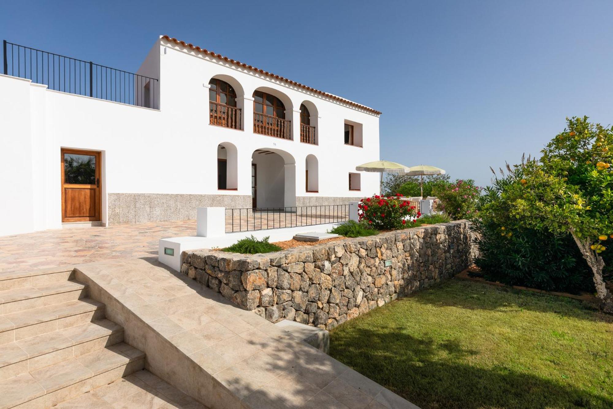 Luxury In San Rafael Ibiza With Large Pool And Views Villa