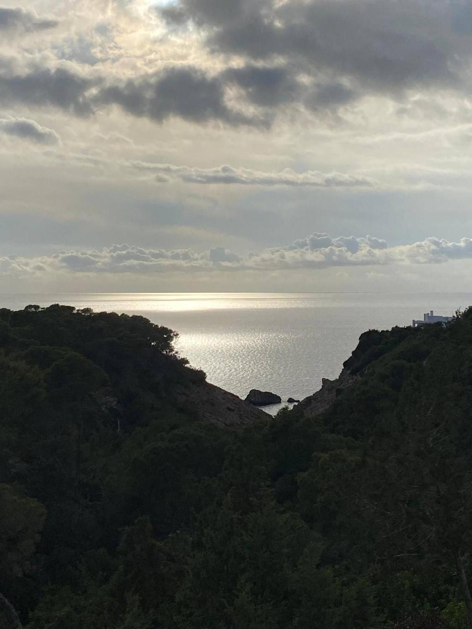 Oceanfront Retreat In With Shared Pool Apartment Sant Josep de sa Talaia